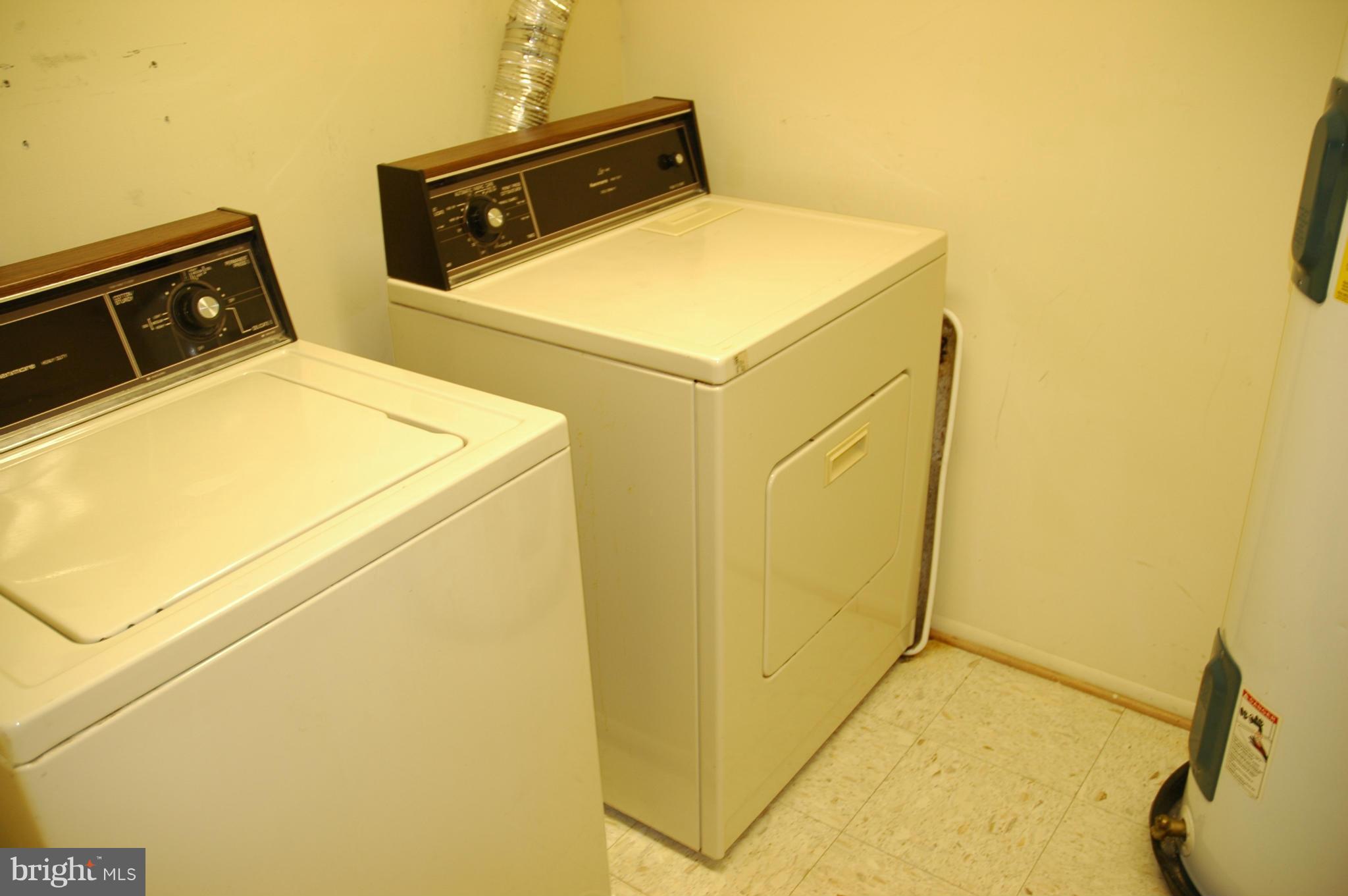 FARMINGDALE - Residential