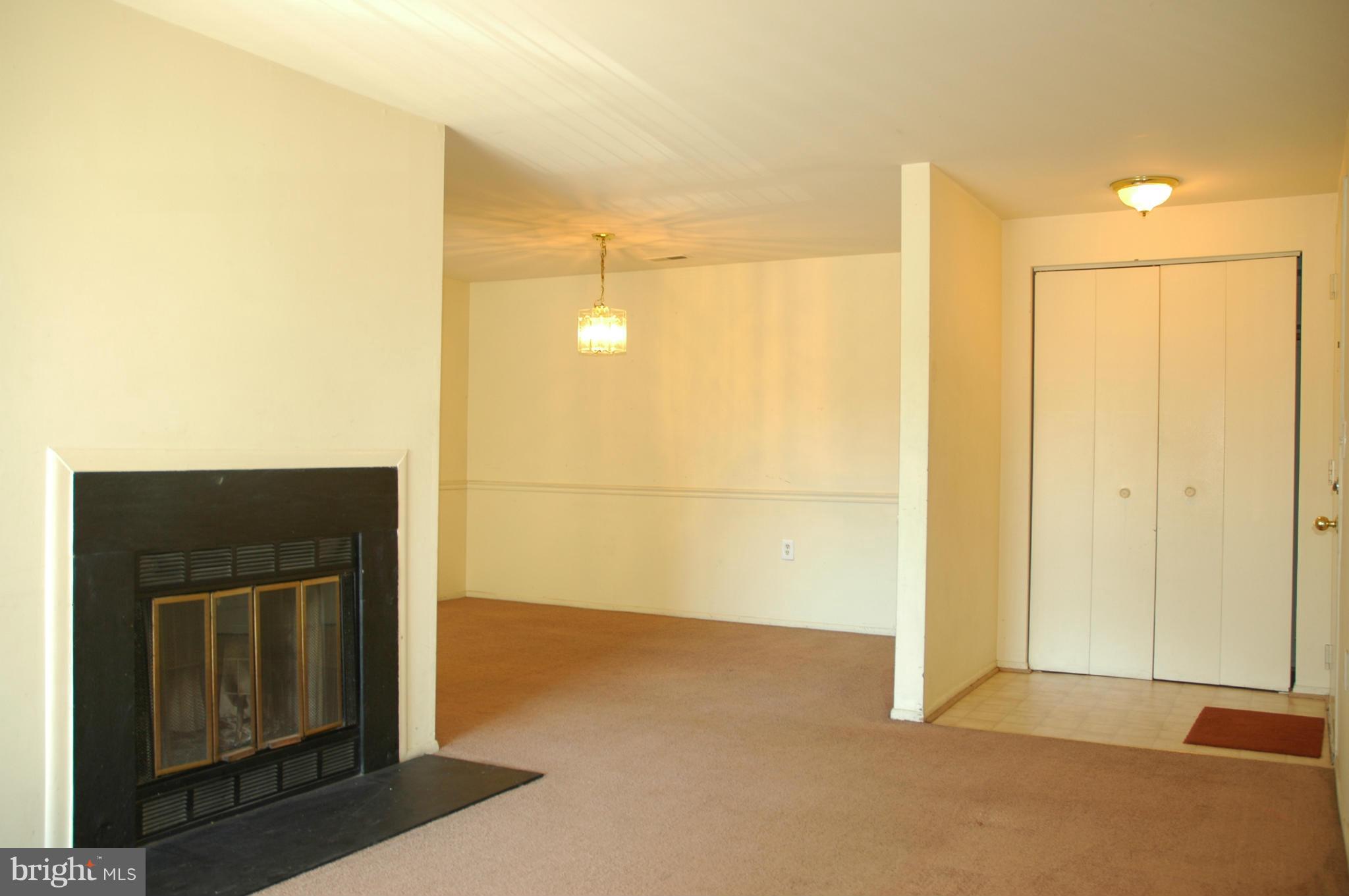 FARMINGDALE - Residential