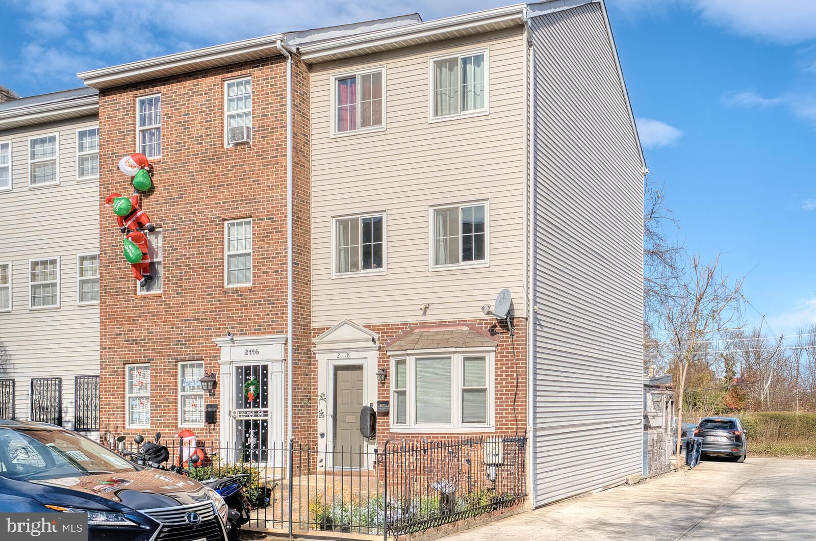 2118 YOUNG STREET SE