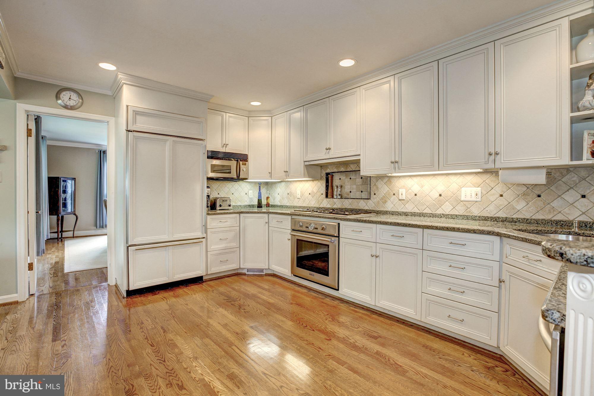 RIVER FALLS - Residential Lease