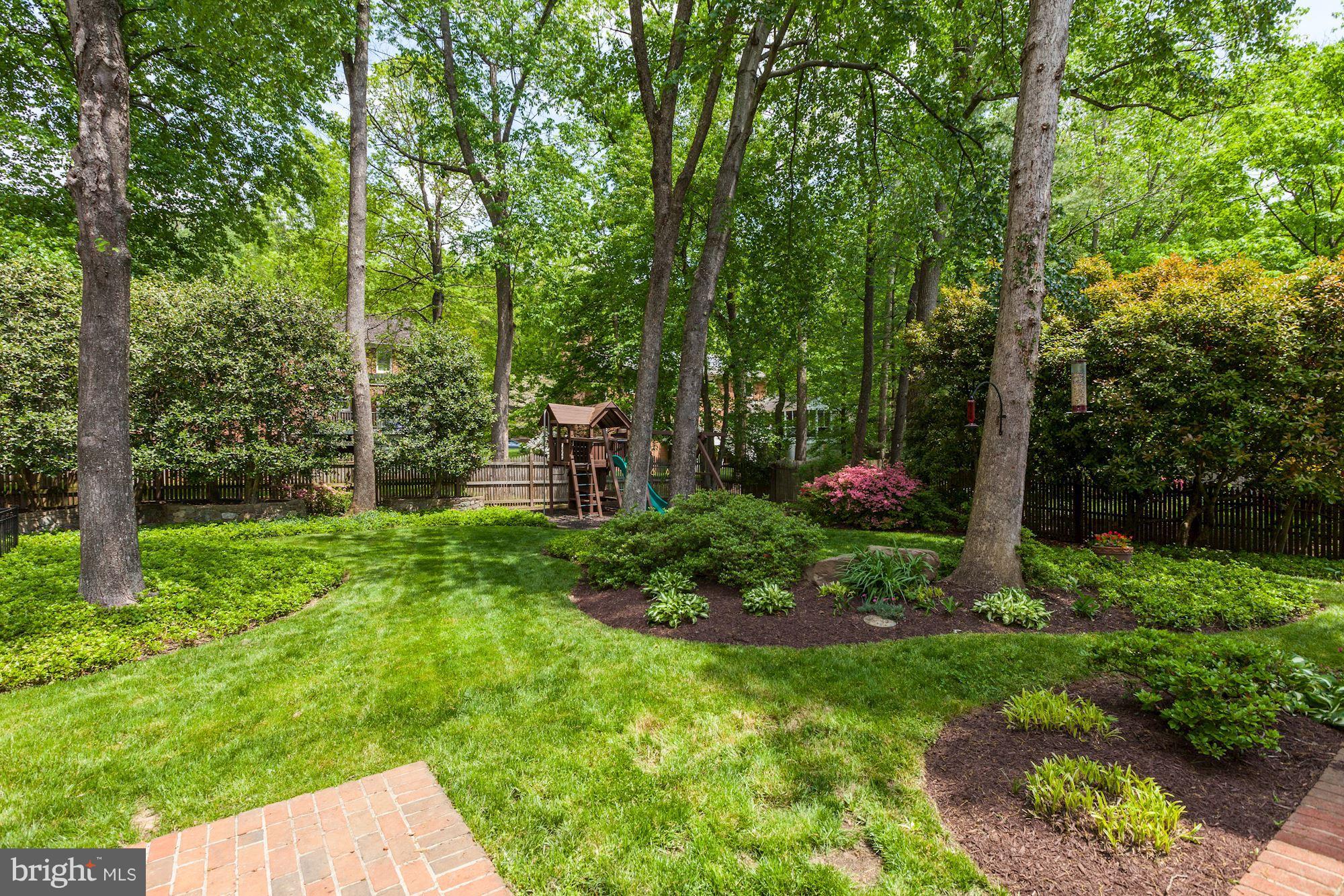 RIVER FALLS - Residential Lease