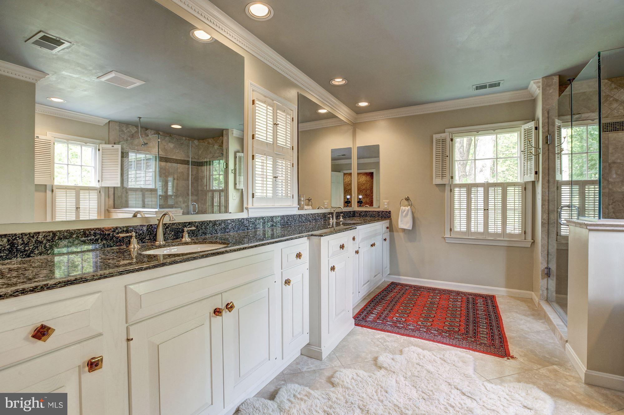 RIVER FALLS - Residential Lease