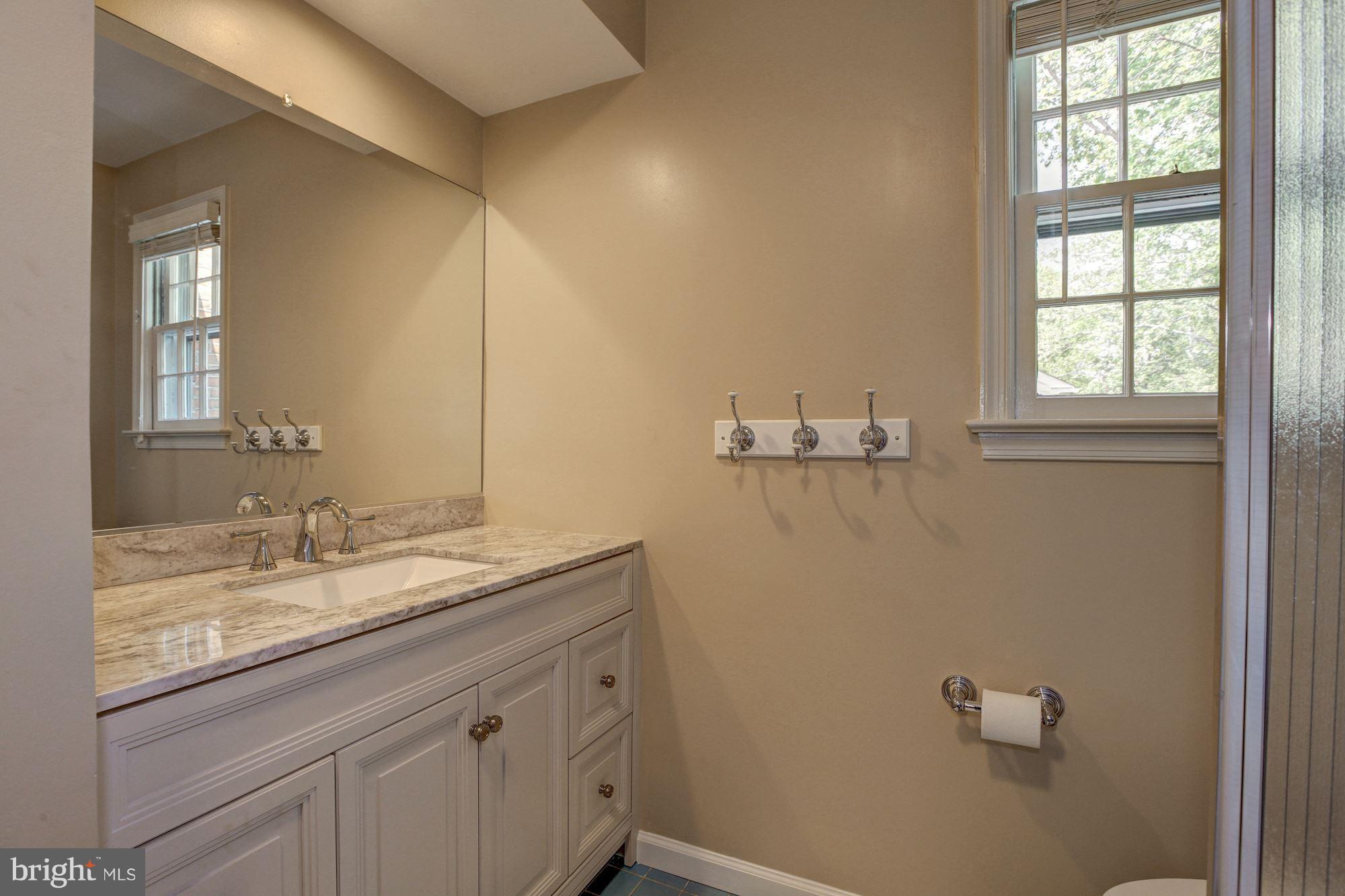 RIVER FALLS - Residential Lease