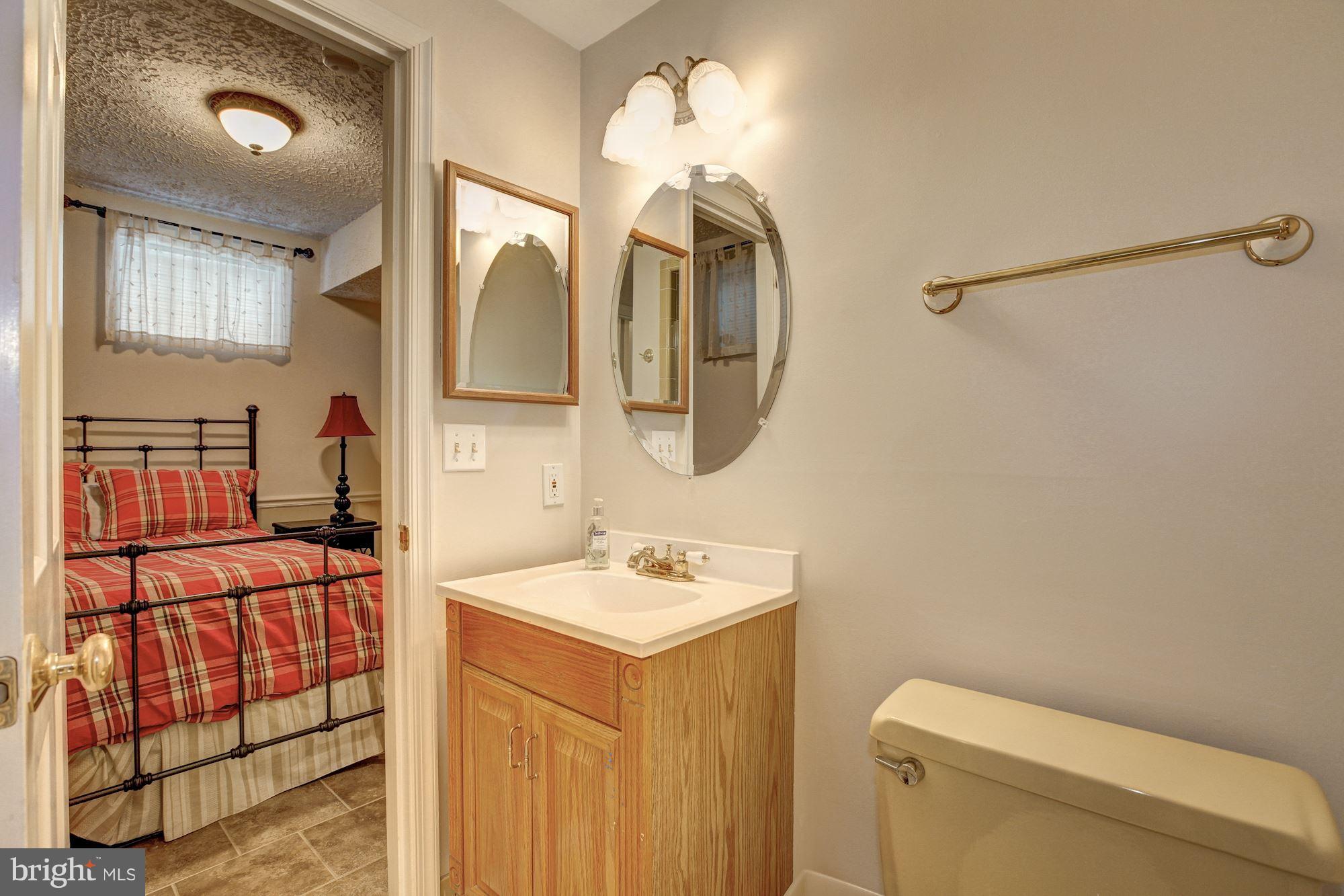 RIVER FALLS - Residential Lease