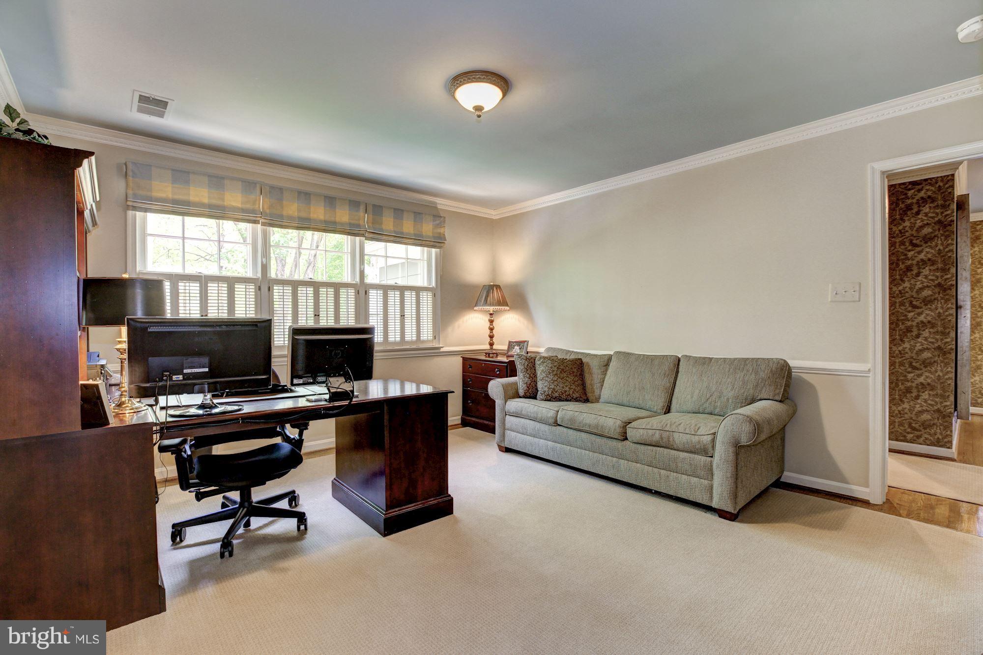 RIVER FALLS - Residential Lease