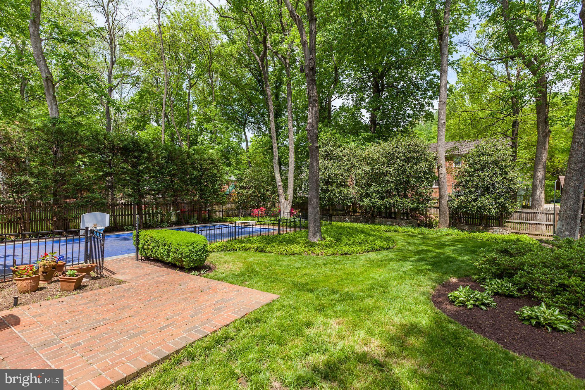 RIVER FALLS - Residential Lease