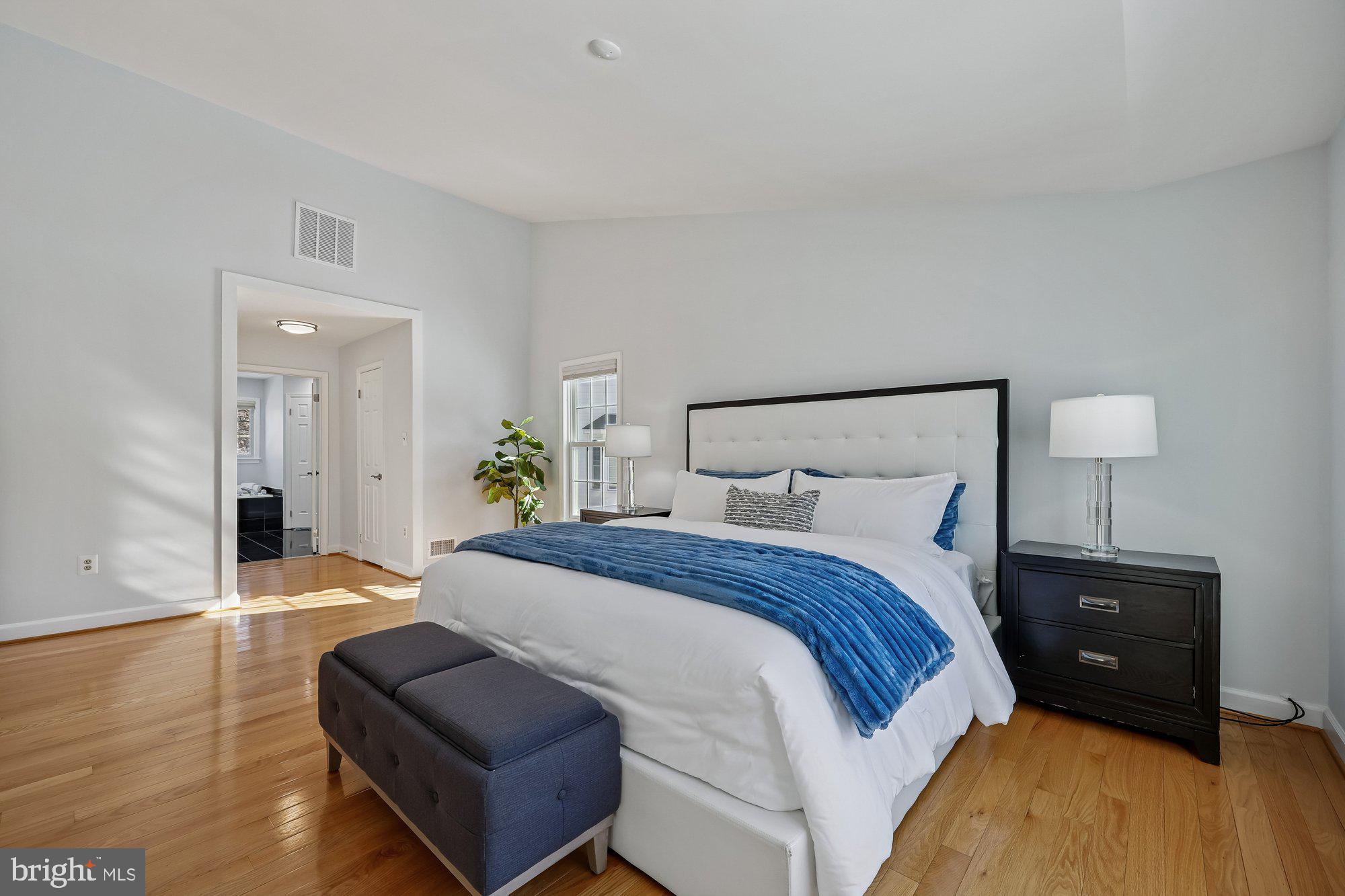 KENSINGTON HEIGHTS - Residential