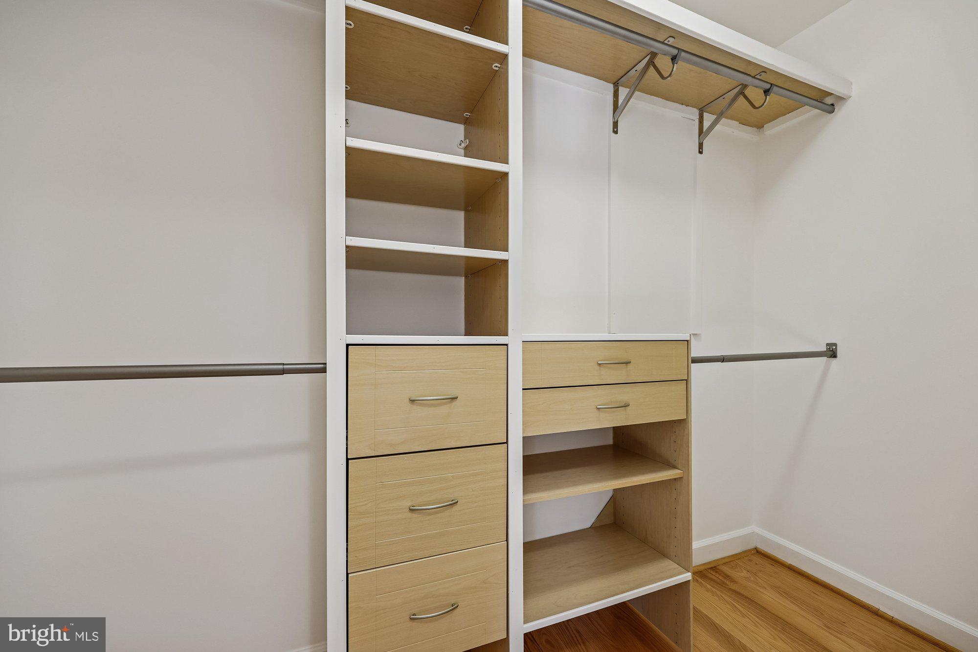 KENSINGTON HEIGHTS - Residential