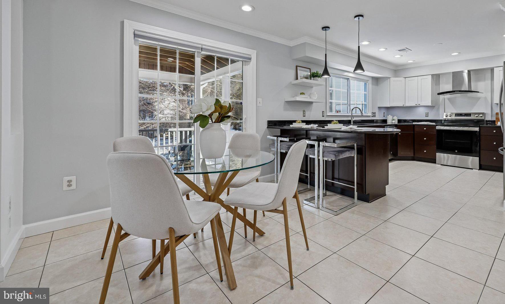 KENSINGTON HEIGHTS - Residential