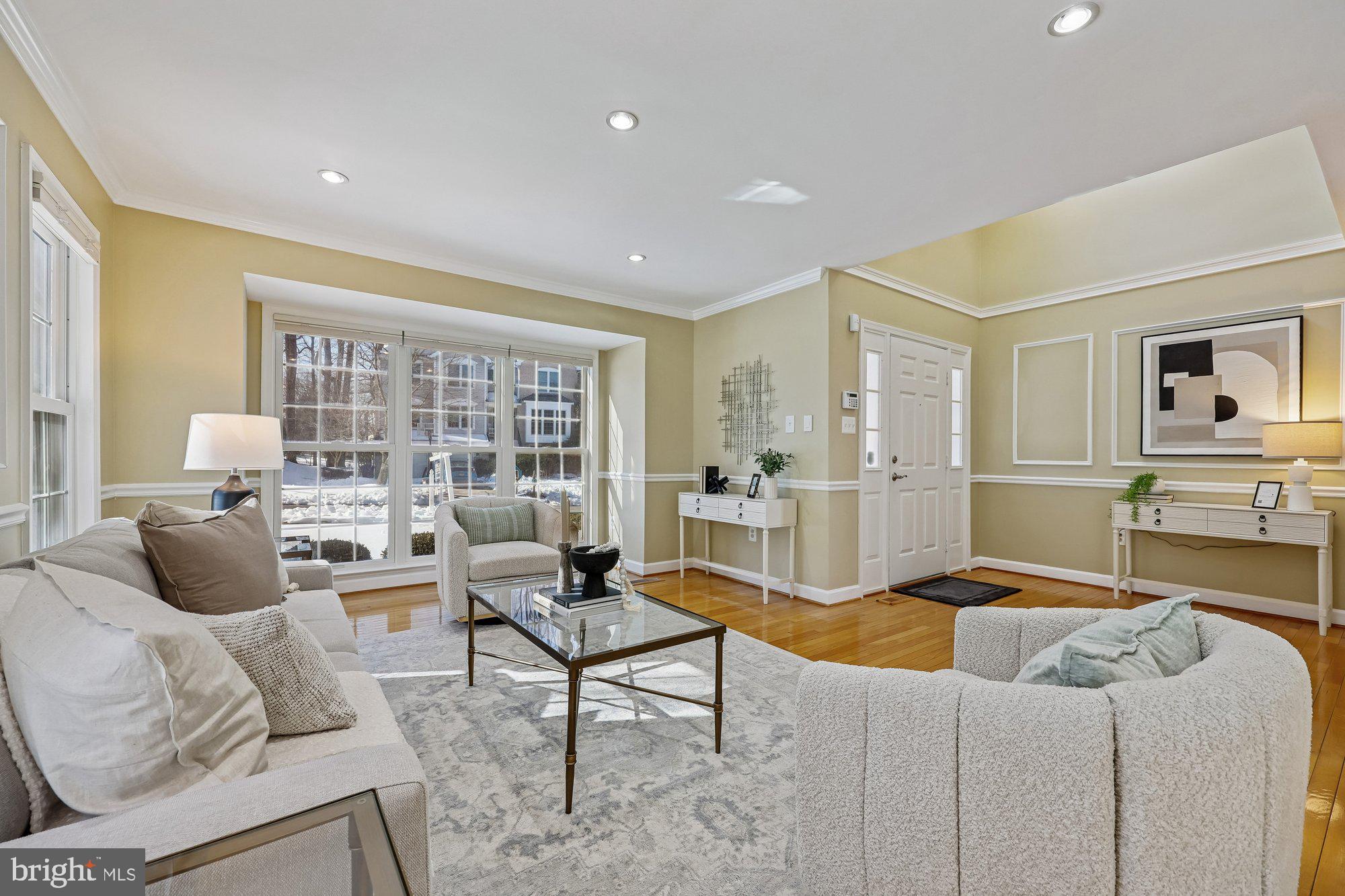 KENSINGTON HEIGHTS - Residential