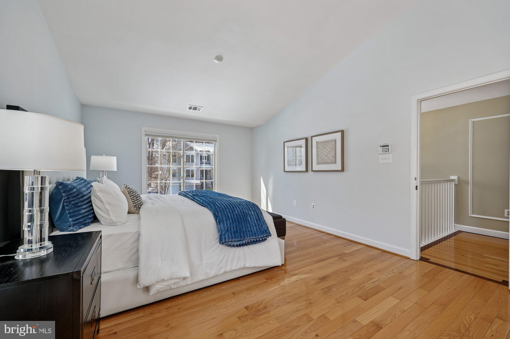 KENSINGTON HEIGHTS - Residential