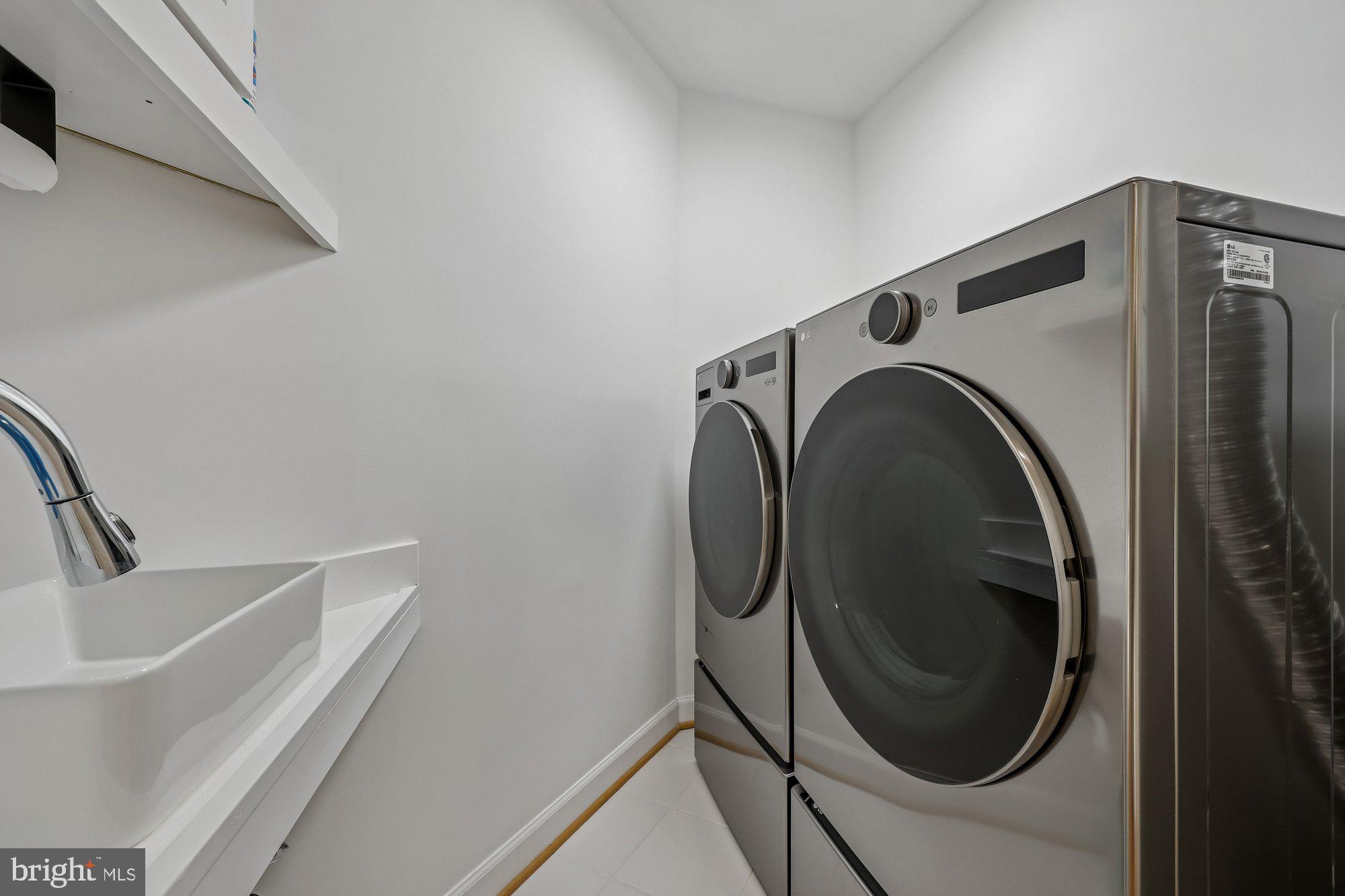 KENSINGTON HEIGHTS - Residential