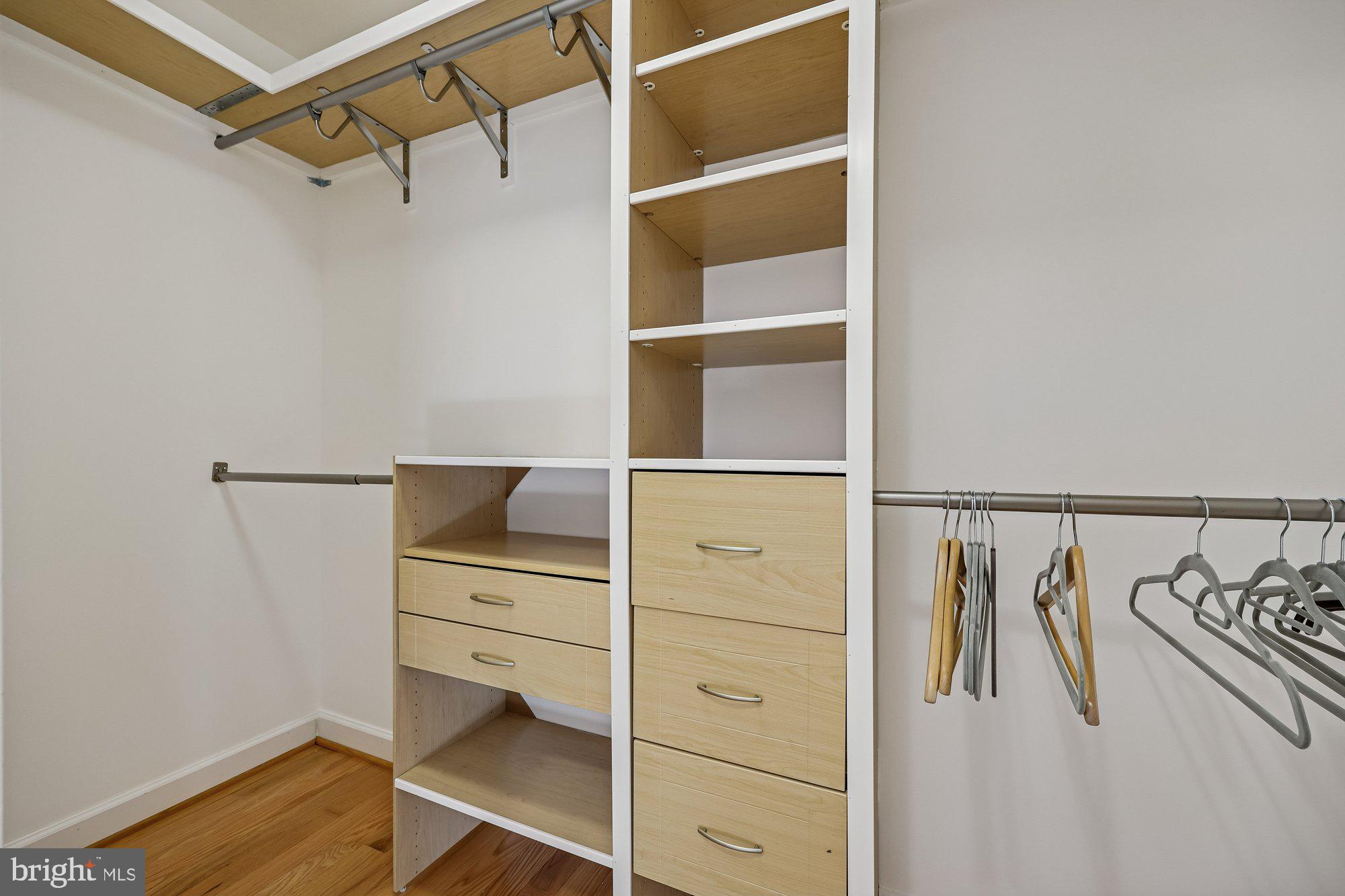 KENSINGTON HEIGHTS - Residential