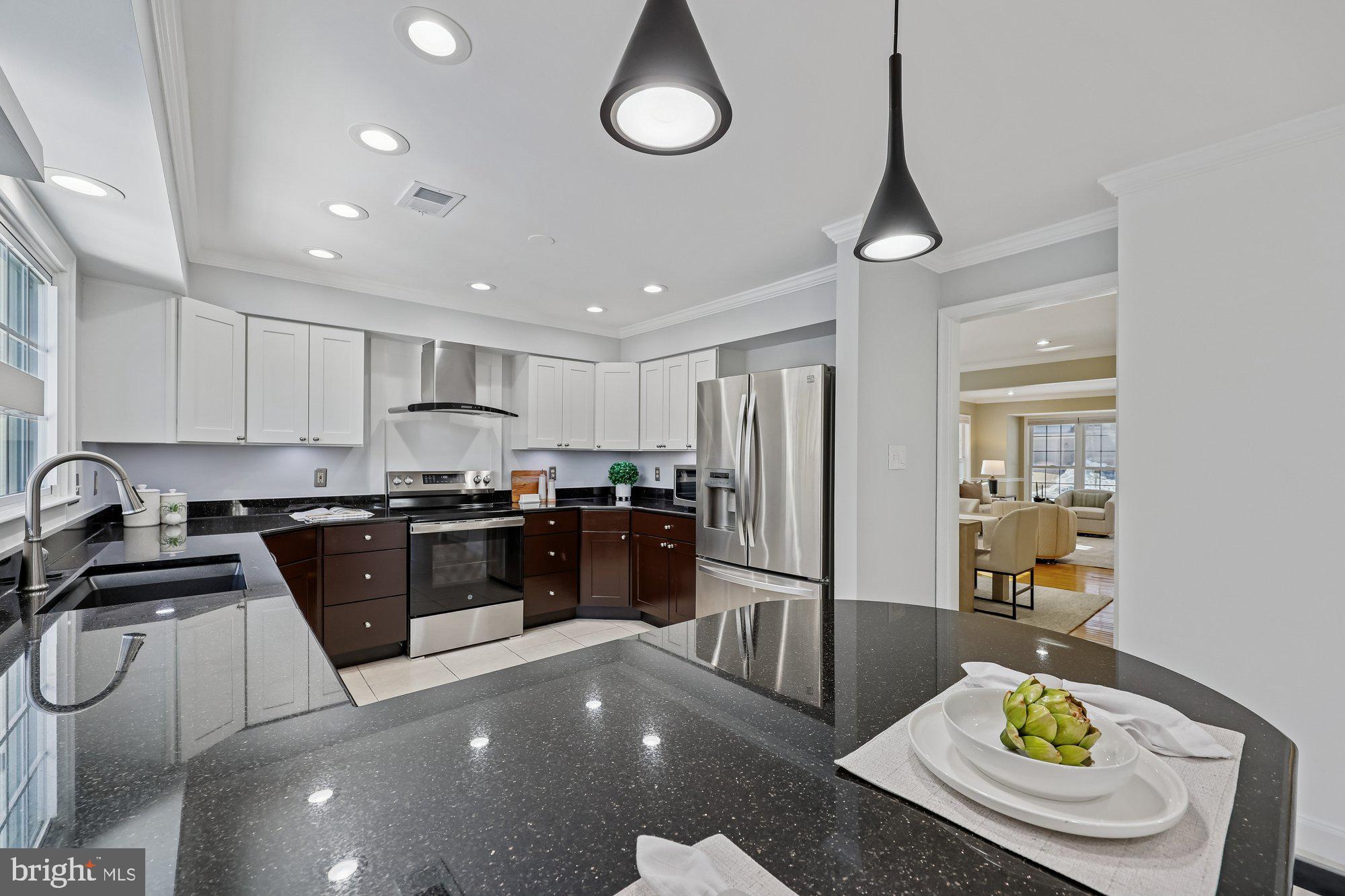 KENSINGTON HEIGHTS - Residential