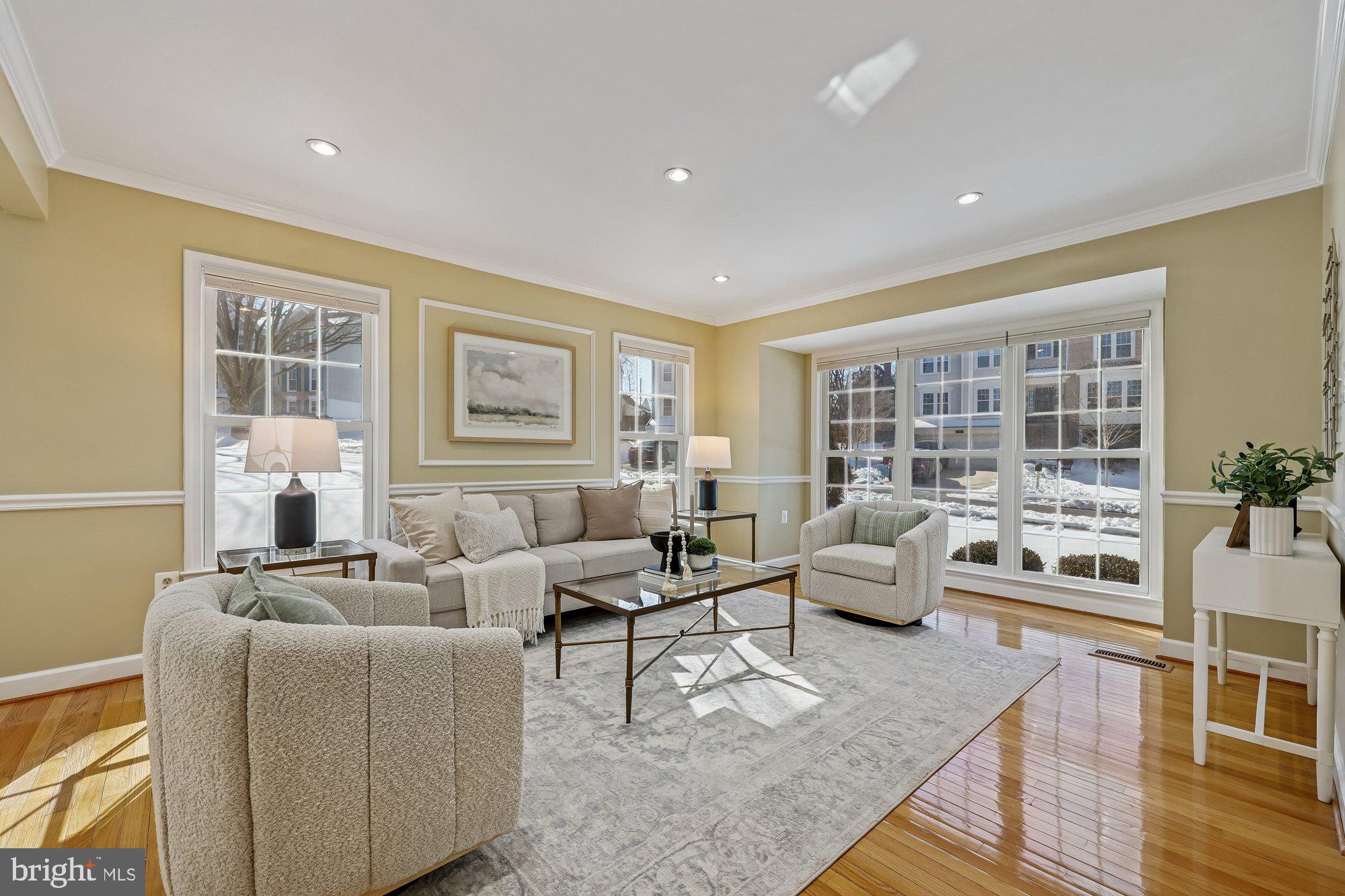 KENSINGTON HEIGHTS - Residential