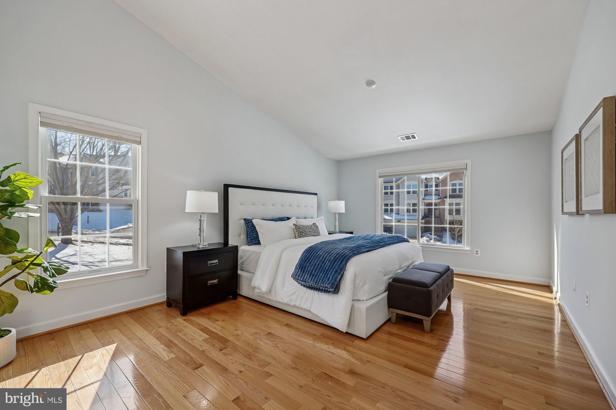 KENSINGTON HEIGHTS - Residential