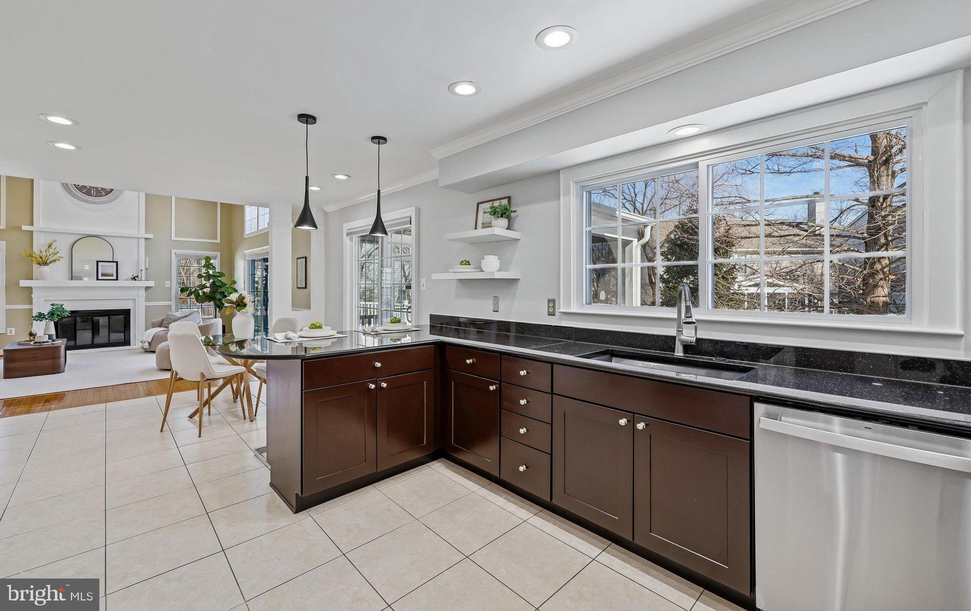 KENSINGTON HEIGHTS - Residential