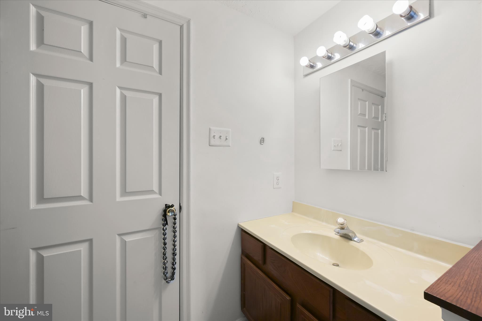 CROSBY HILL - Residential