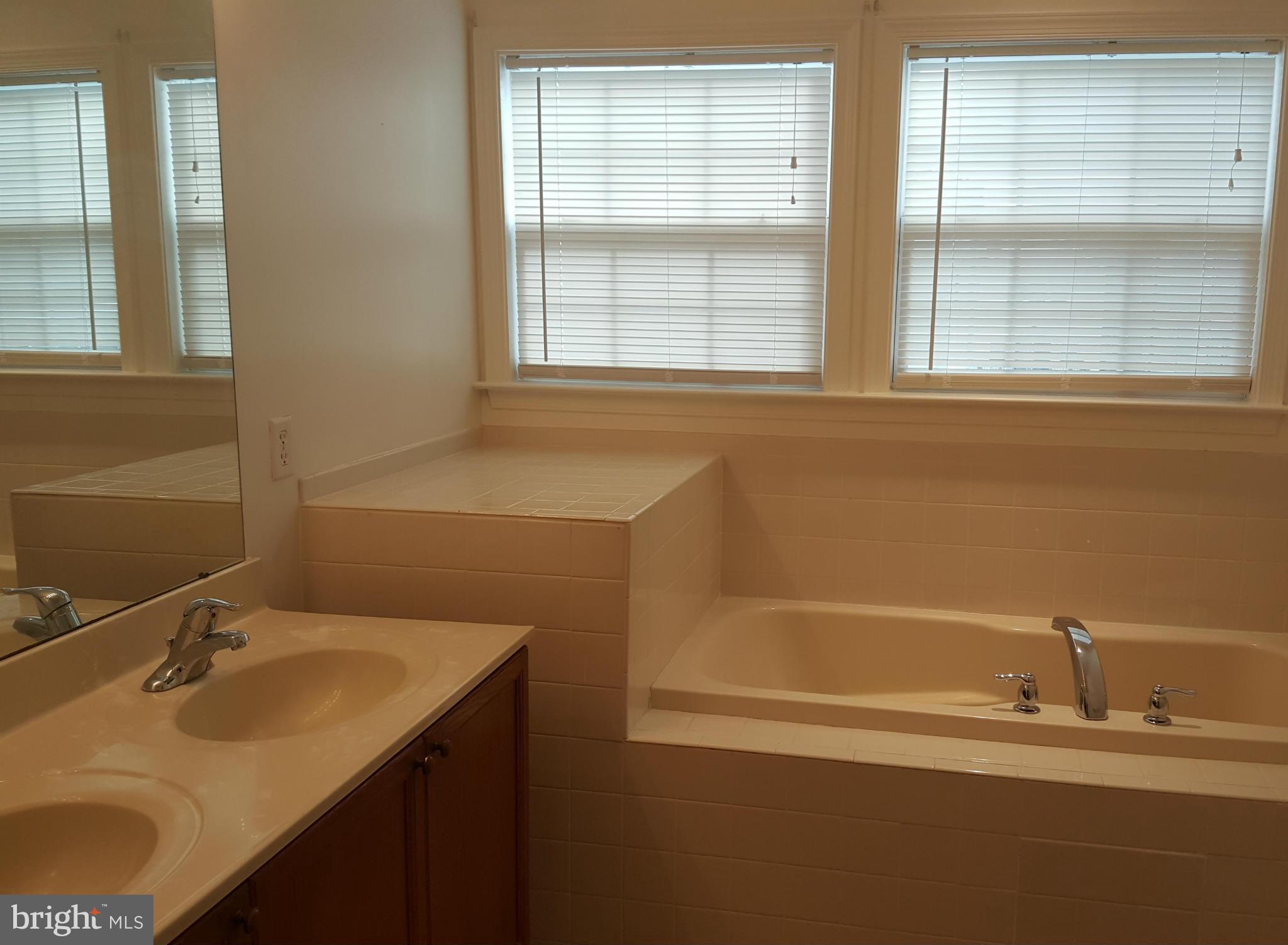 MANOR PARK - Residential Lease