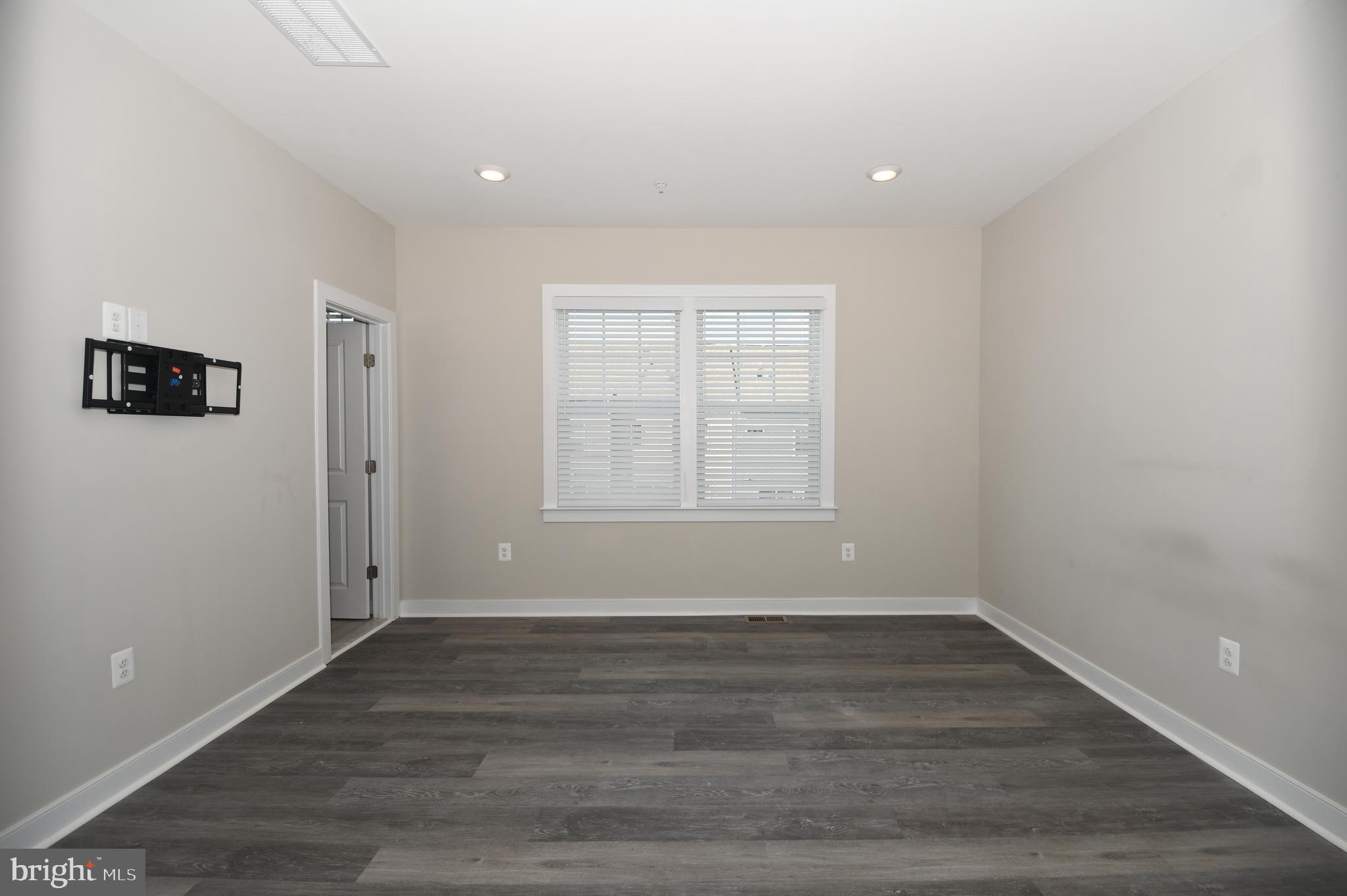 TALLYN RIDGE - Residential Lease