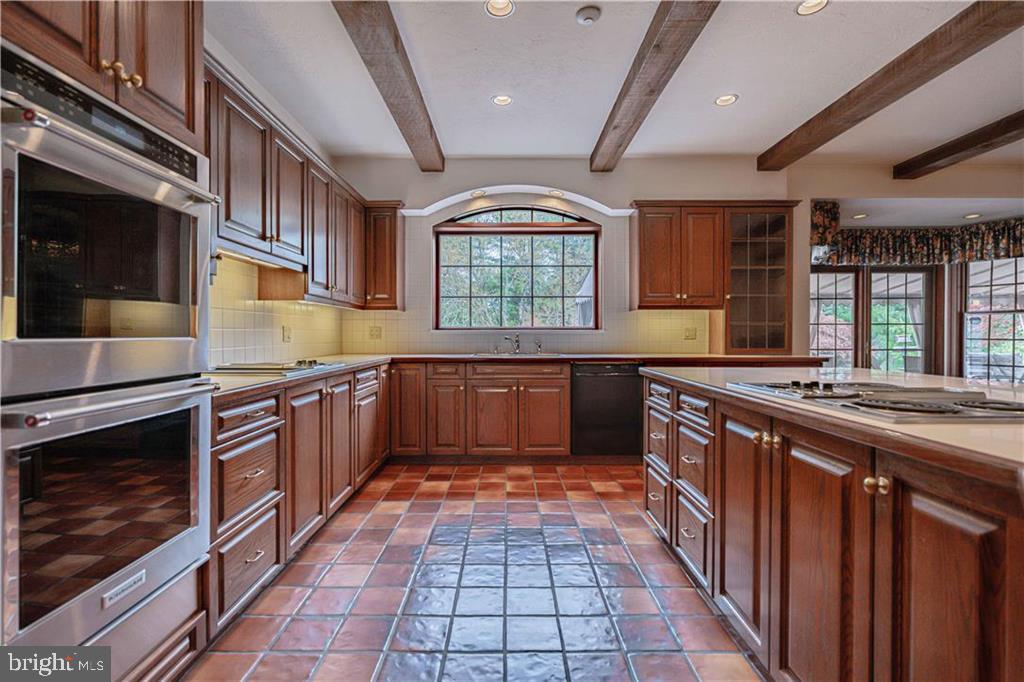 ROBIN HOOD - Residential