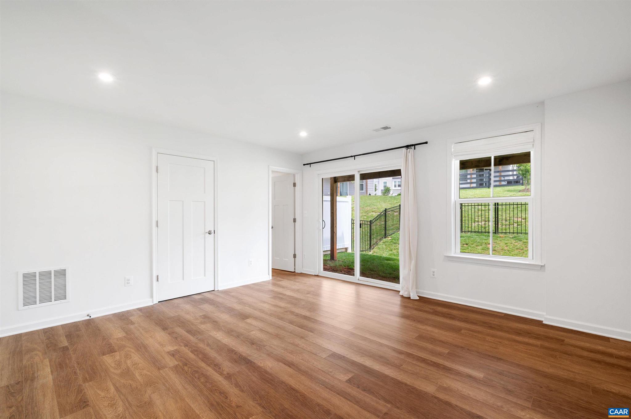 PLEASANT GREEN - Residential