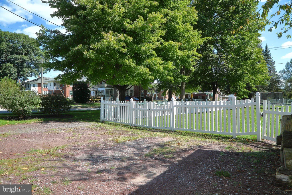 222 N 6th Street, Denver, PA 17517