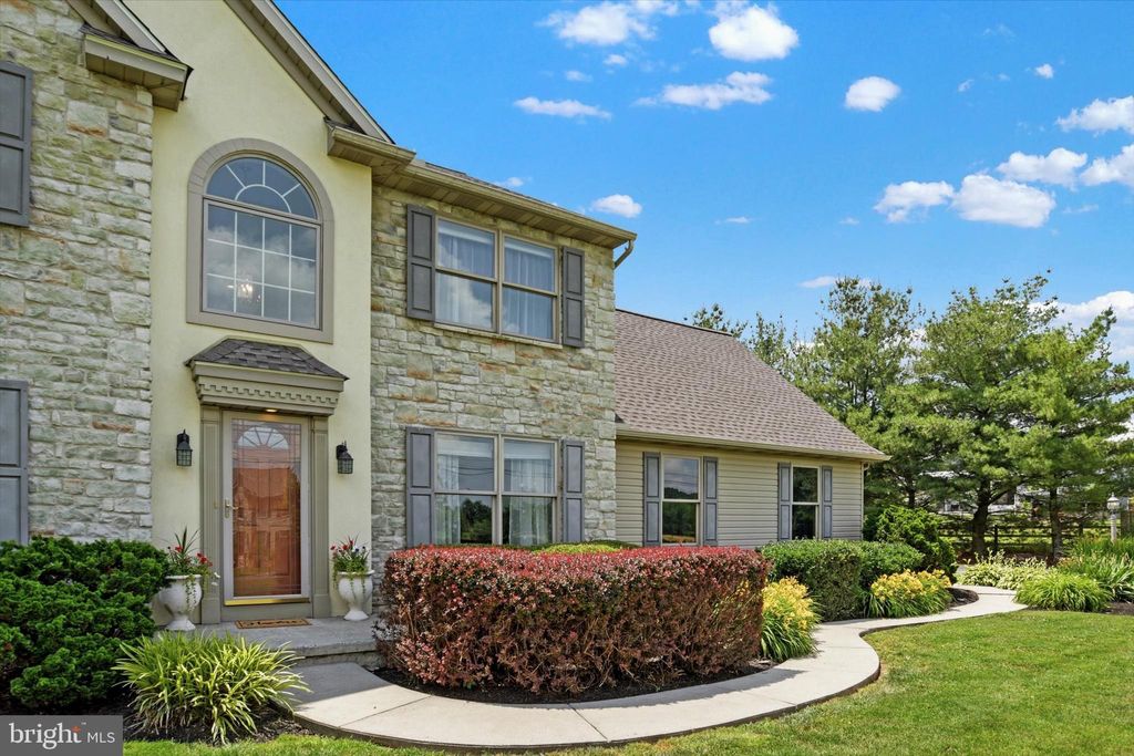 Photo of 284 Trail Road N, Elizabethtown, PA 17022 (MLS # PALA2051998)