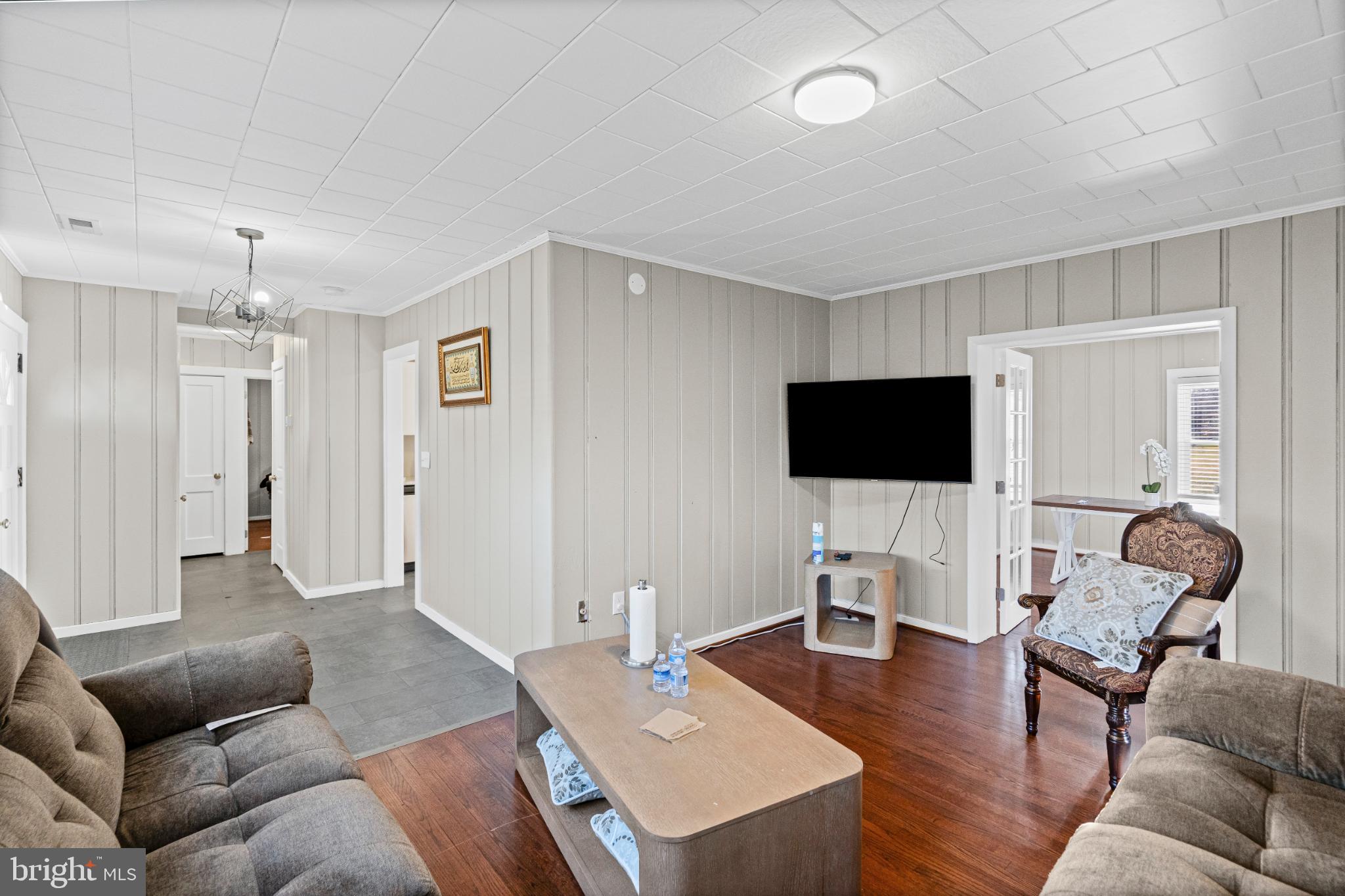 PERRY HALL - Residential