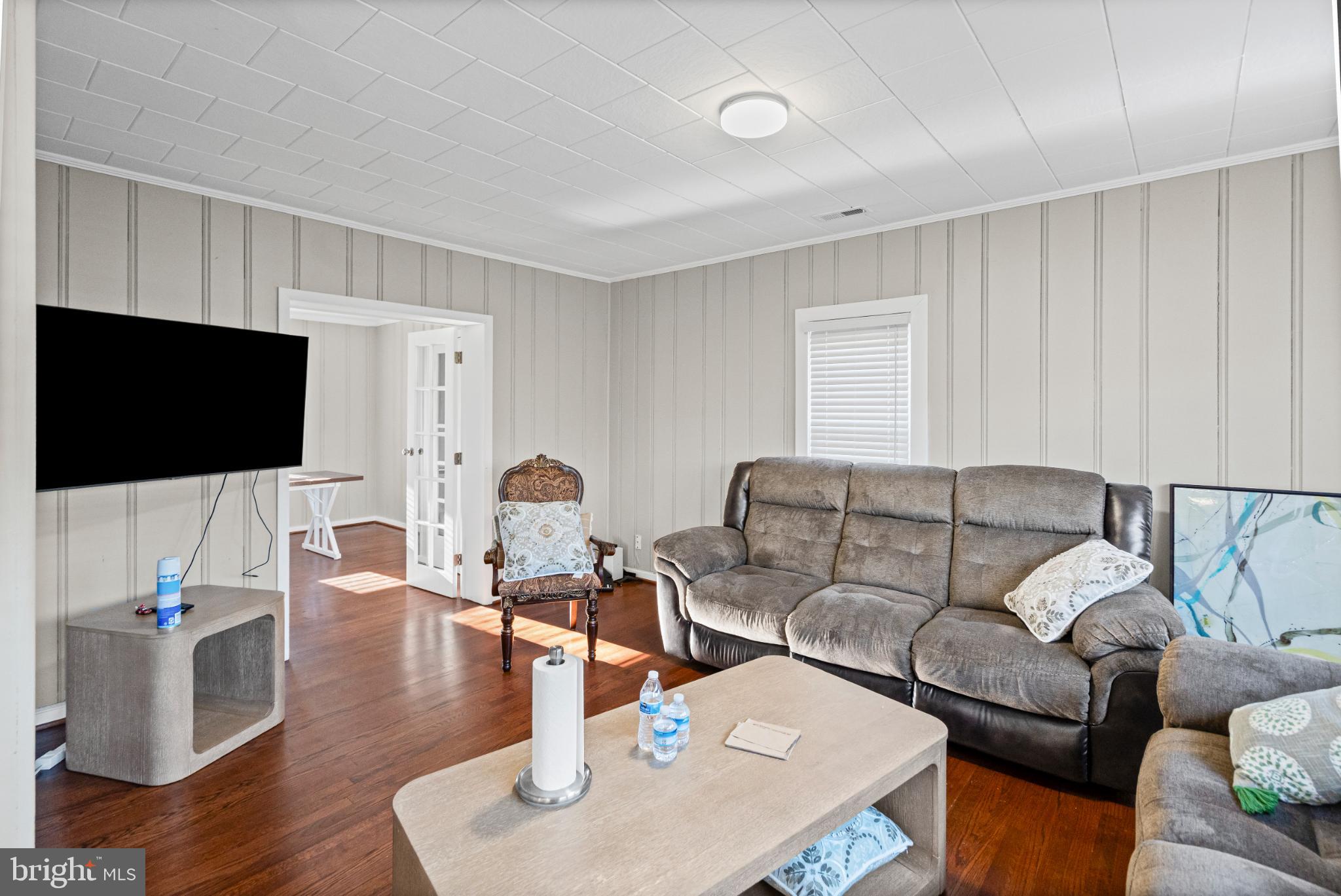 PERRY HALL - Residential