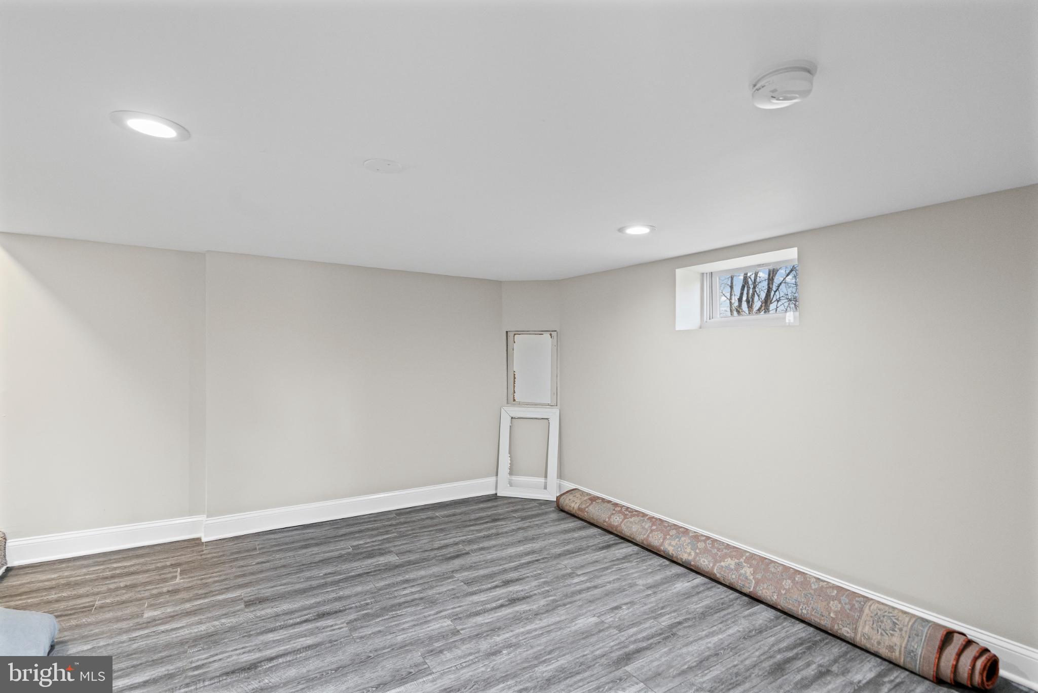 PERRY HALL - Residential