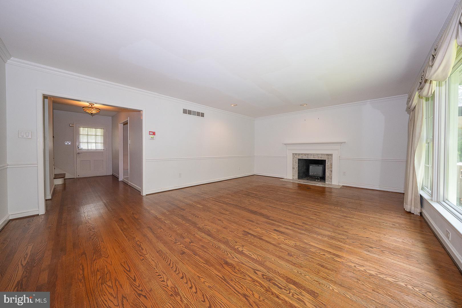 738 WOODCREST ROAD