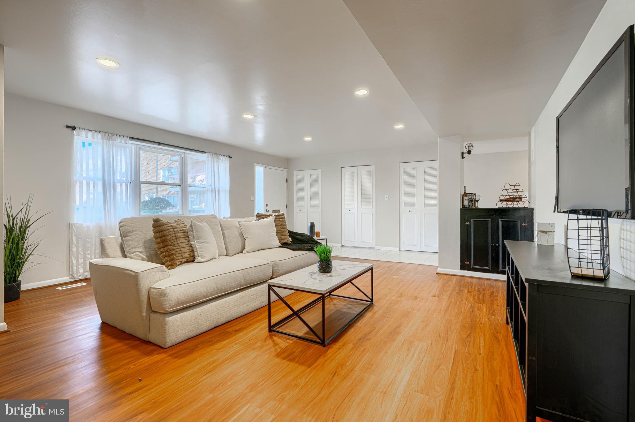 3645 GLENGYLE AVENUE 3F