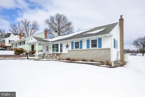 Tiny photo for 605 N Mount Joy Street, ELIZABETHTOWN, PA 17022 (MLS # PALA2082958)