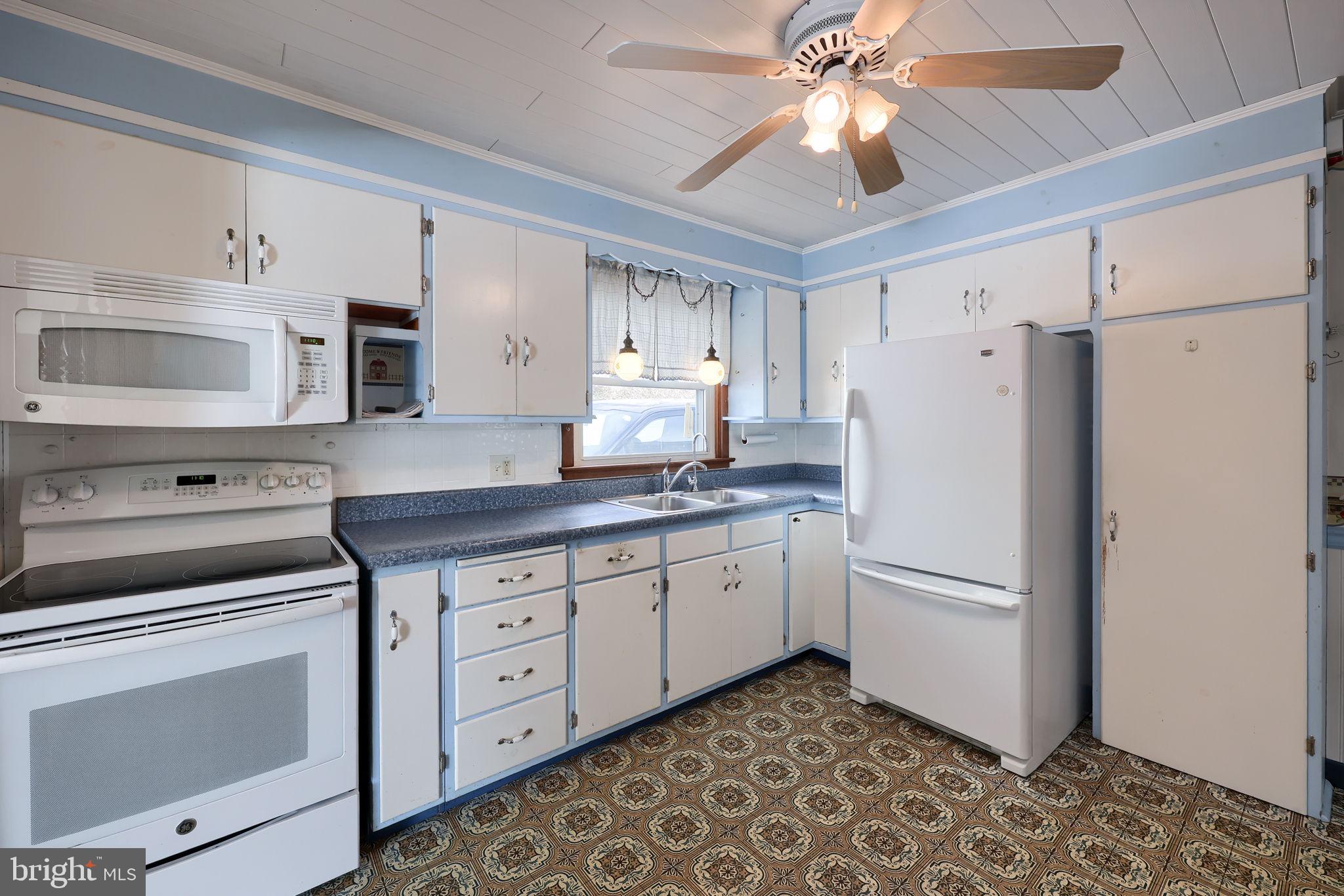 605 N MOUNT JOY STREET