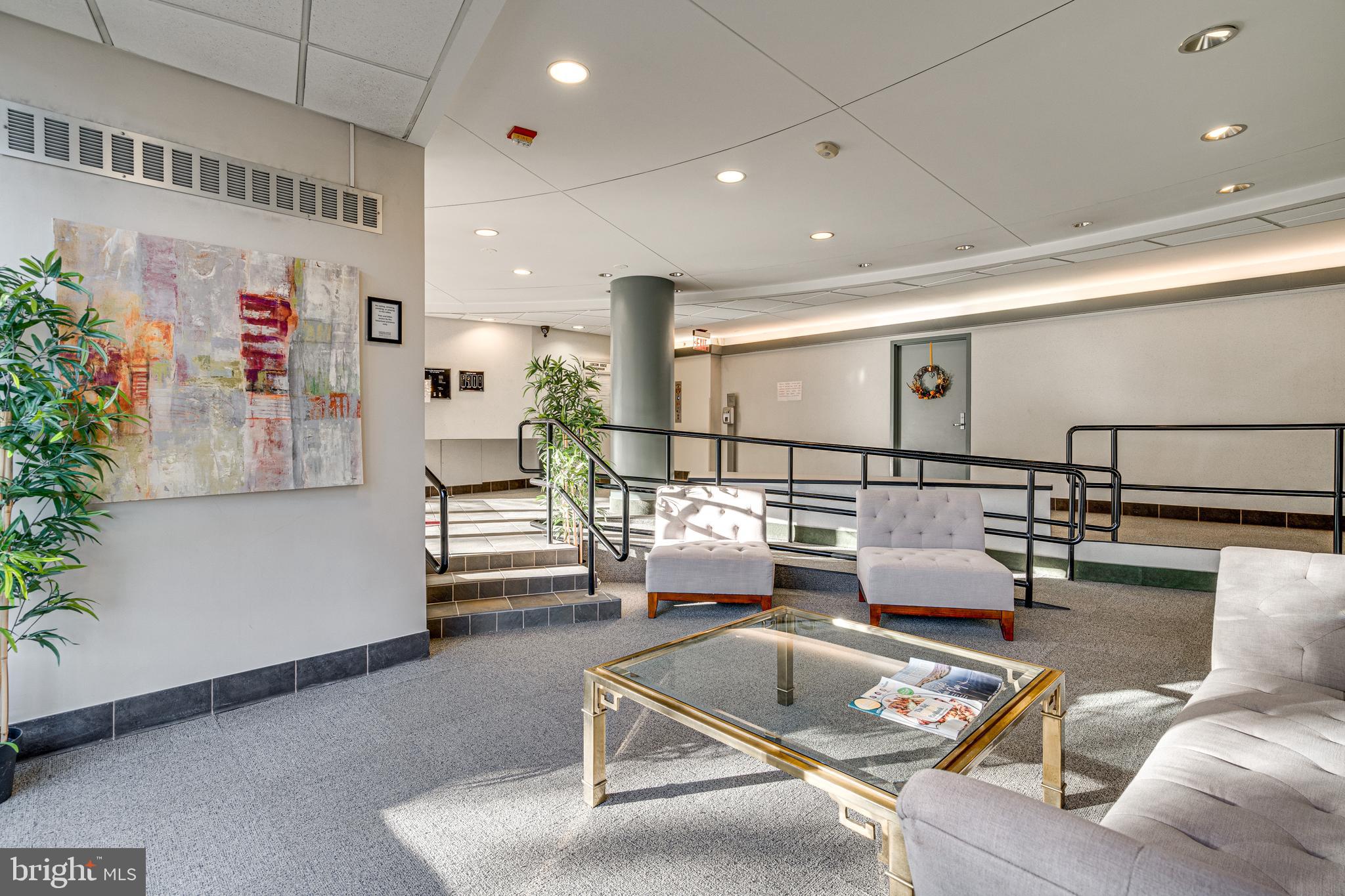 LORCOM HOUSE - Residential