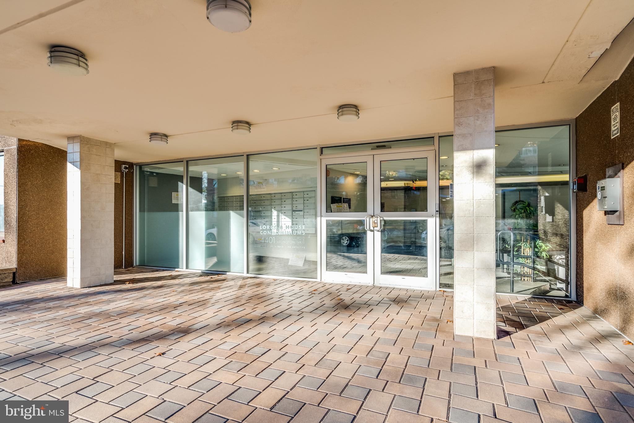 LORCOM HOUSE - Residential