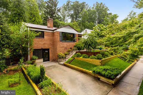 Photo of 3121 Homewood Parkway, KENSINGTON, MD 20895 (MLS # MDMC2179124) Photo of 3121 Homewood Parkway, KENSINGTON, MD 20895 (MLS # MDMC2179124)