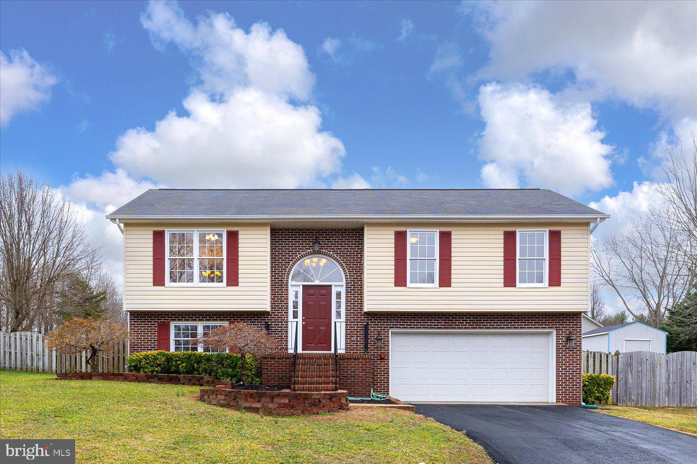 WALNUT HILLS - Residential