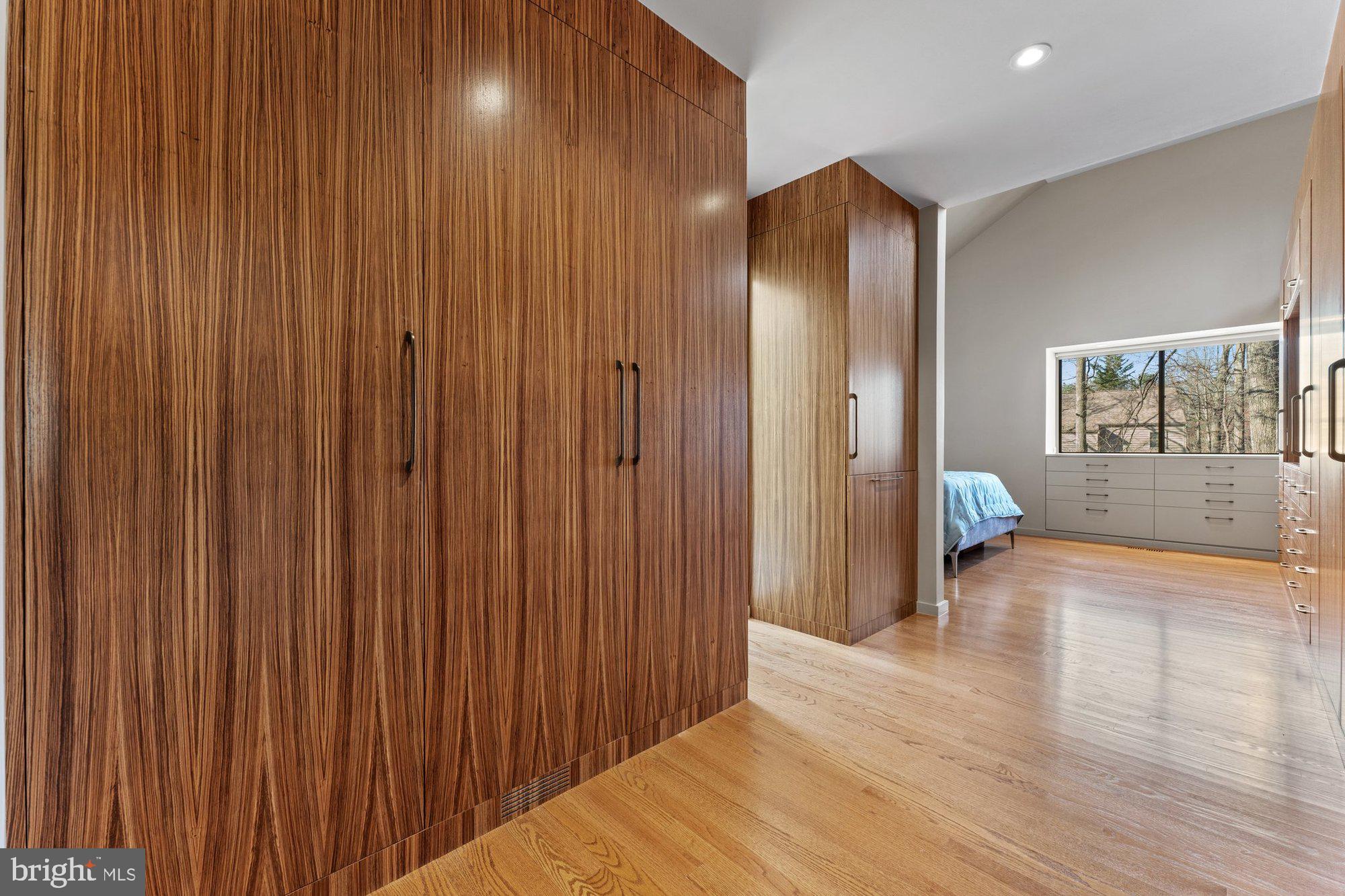 RESTON - Residential