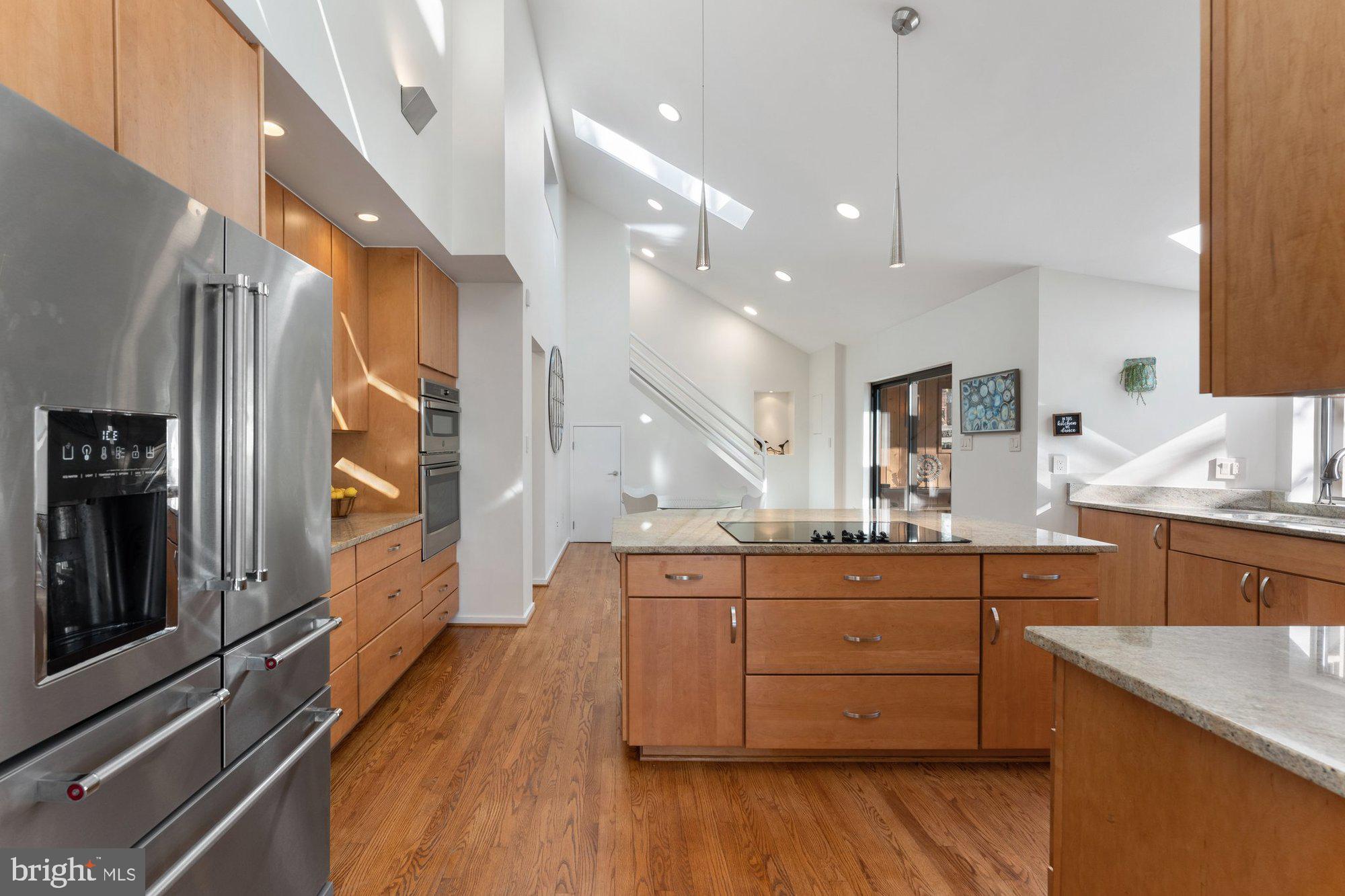 RESTON - Residential