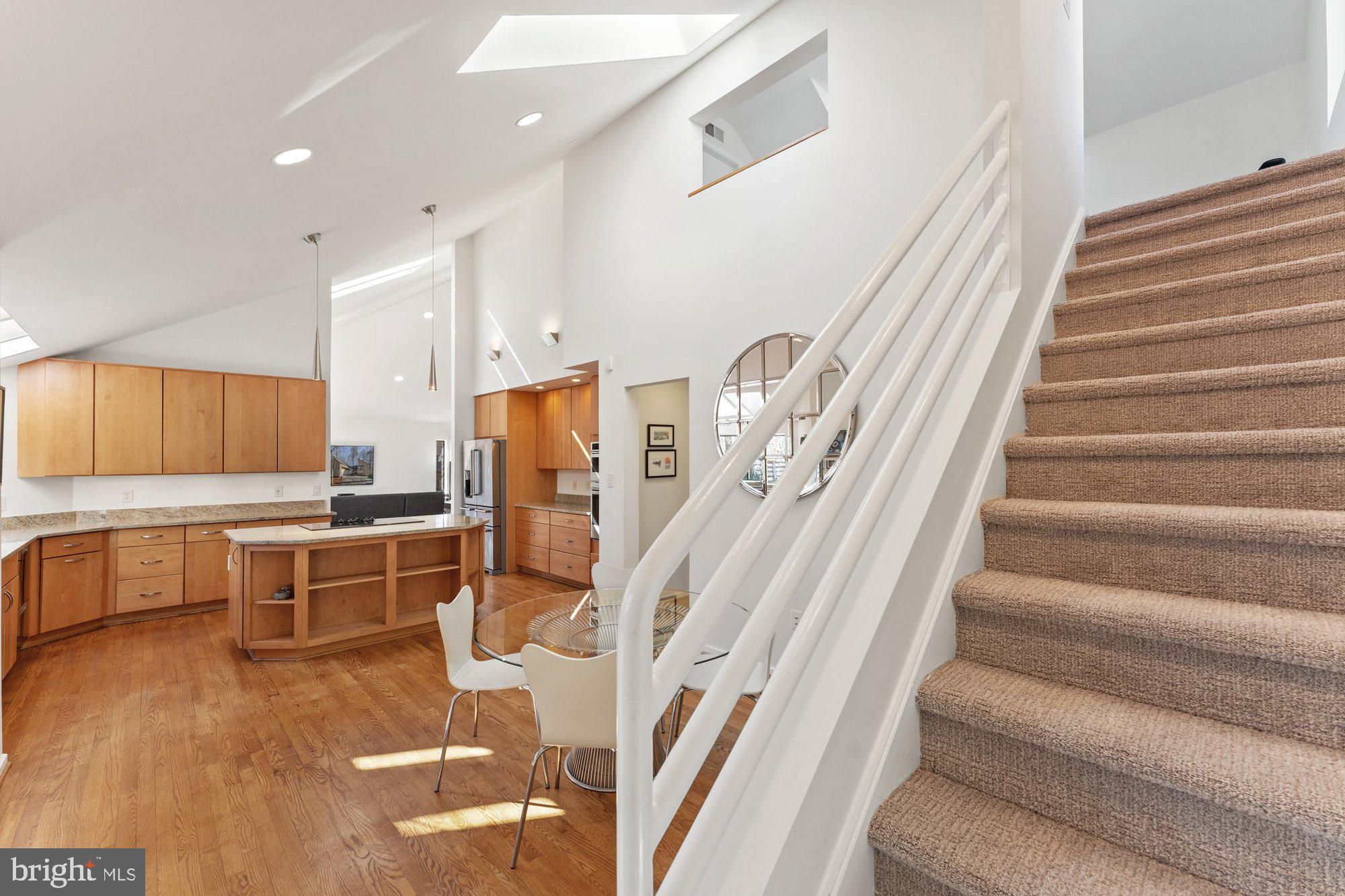 RESTON - Residential