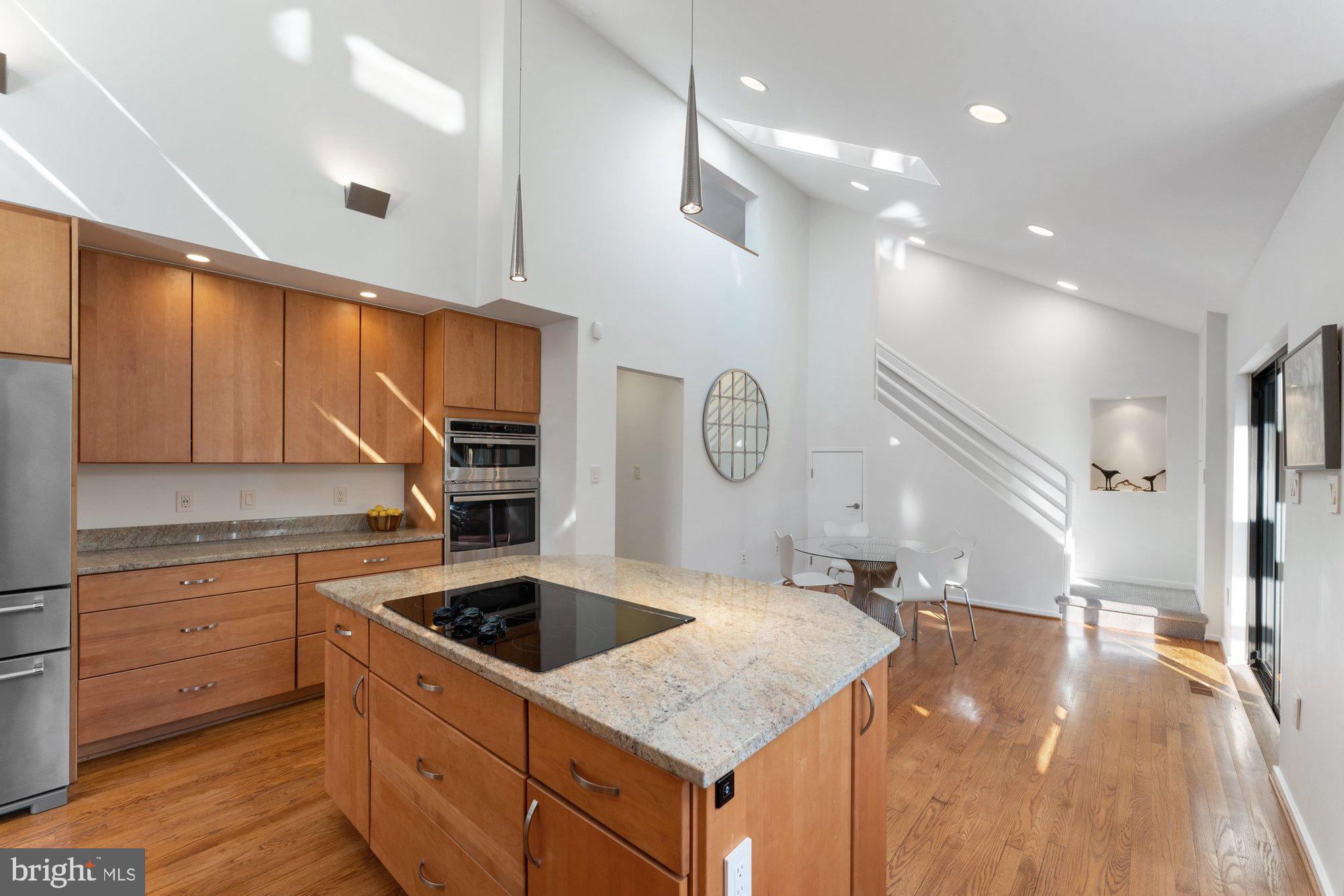 RESTON - Residential