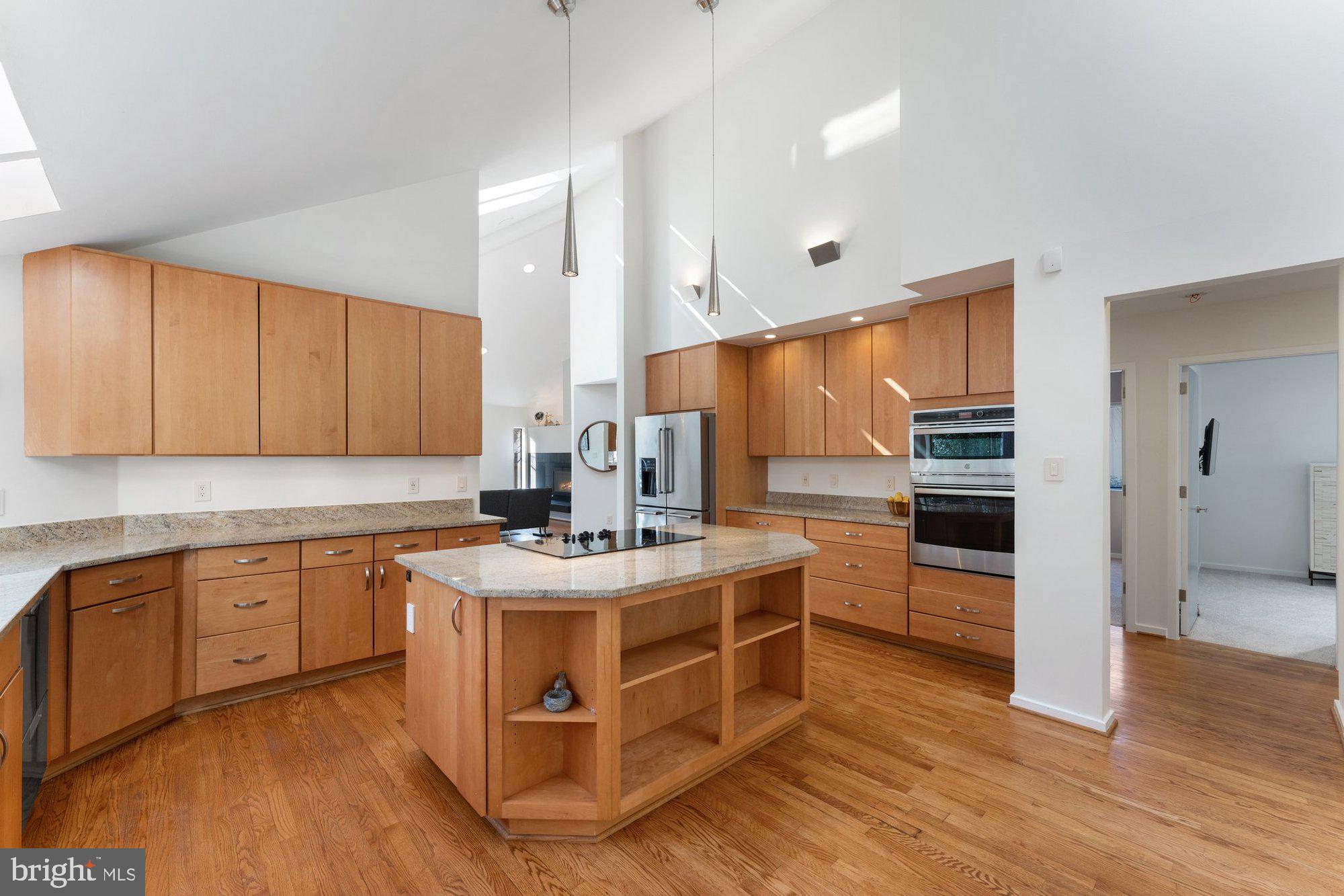 RESTON - Residential