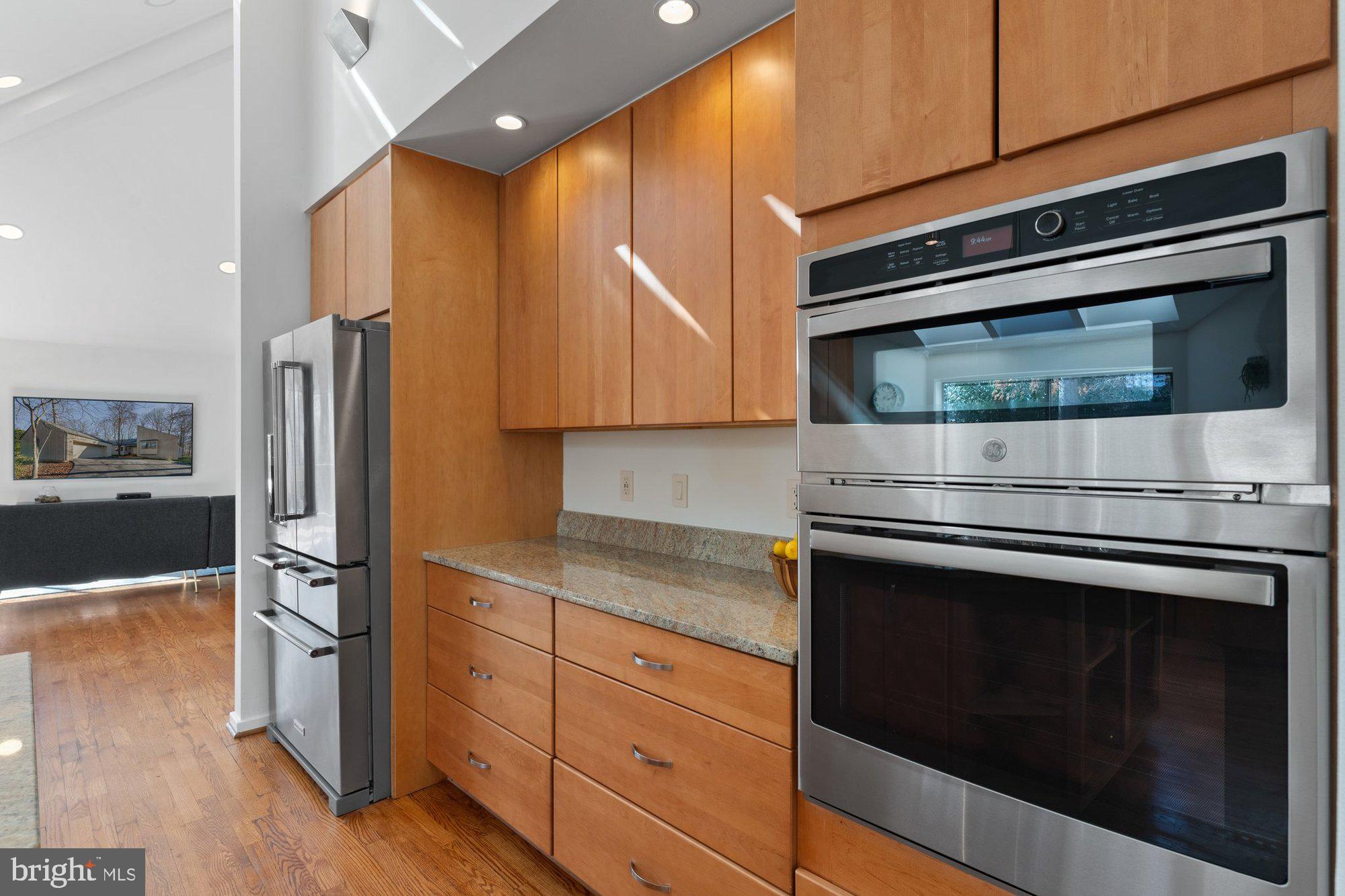 RESTON - Residential