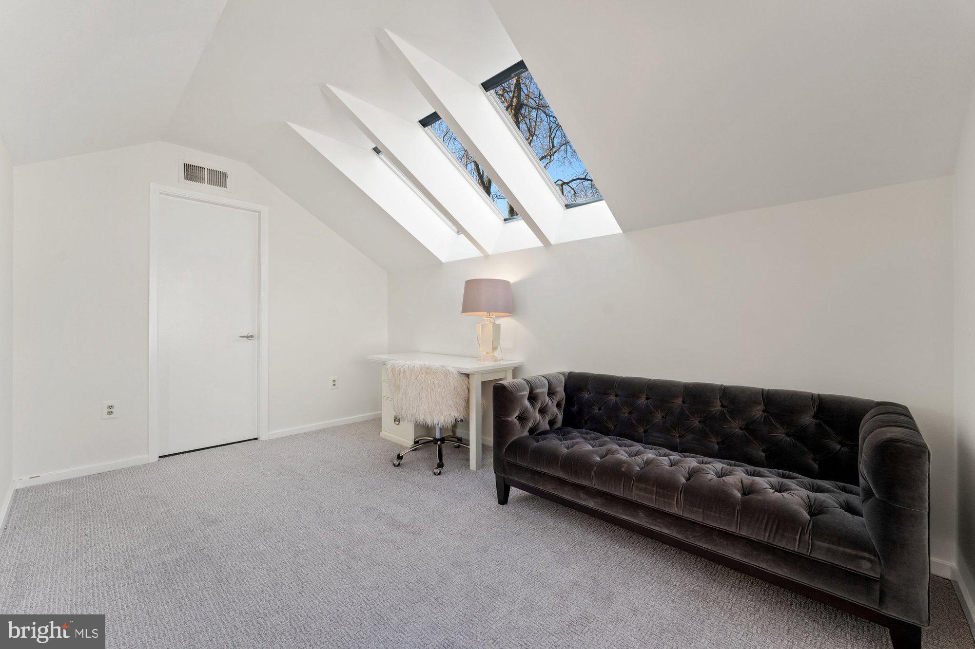 RESTON - Residential