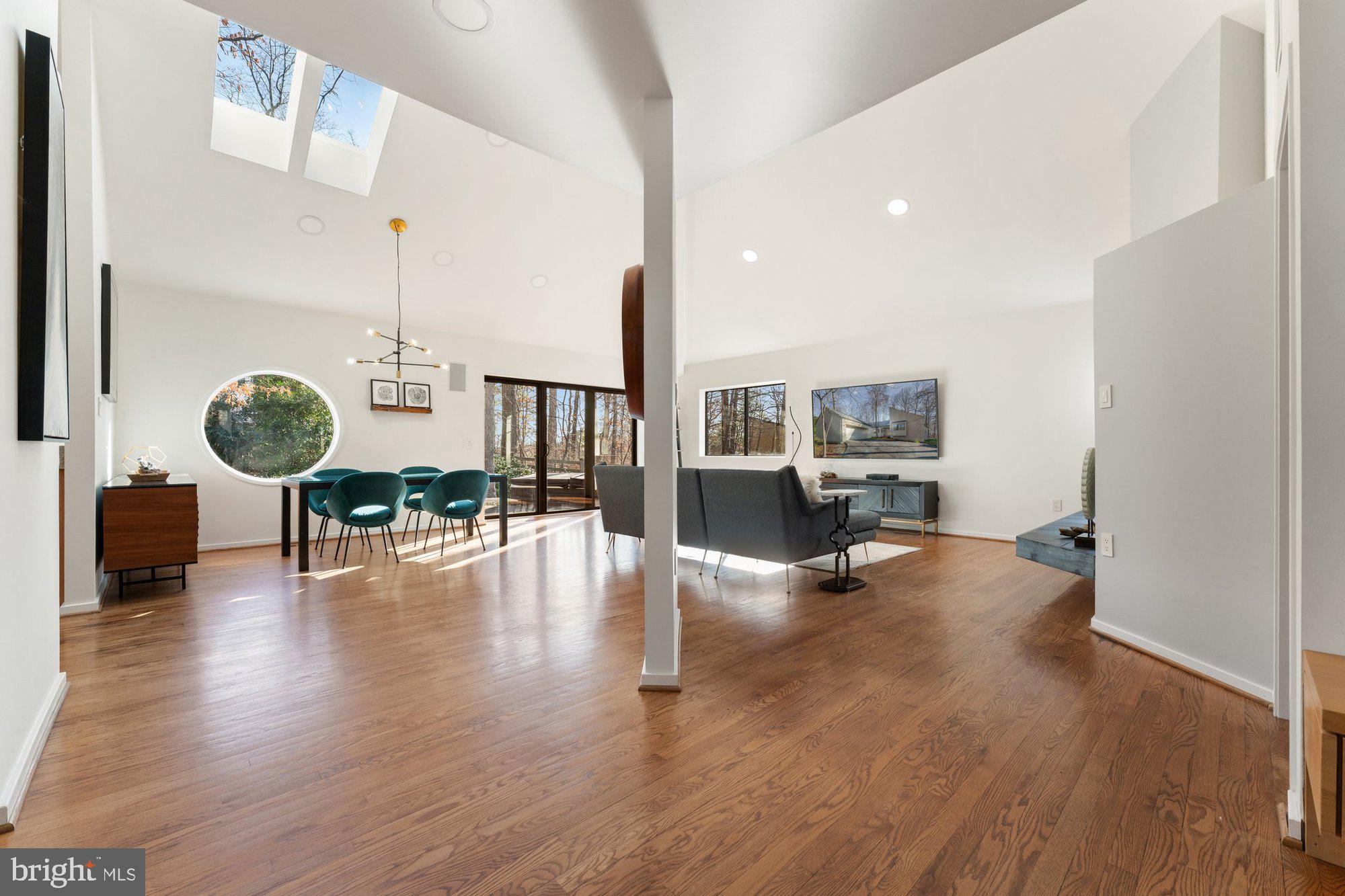 RESTON - Residential