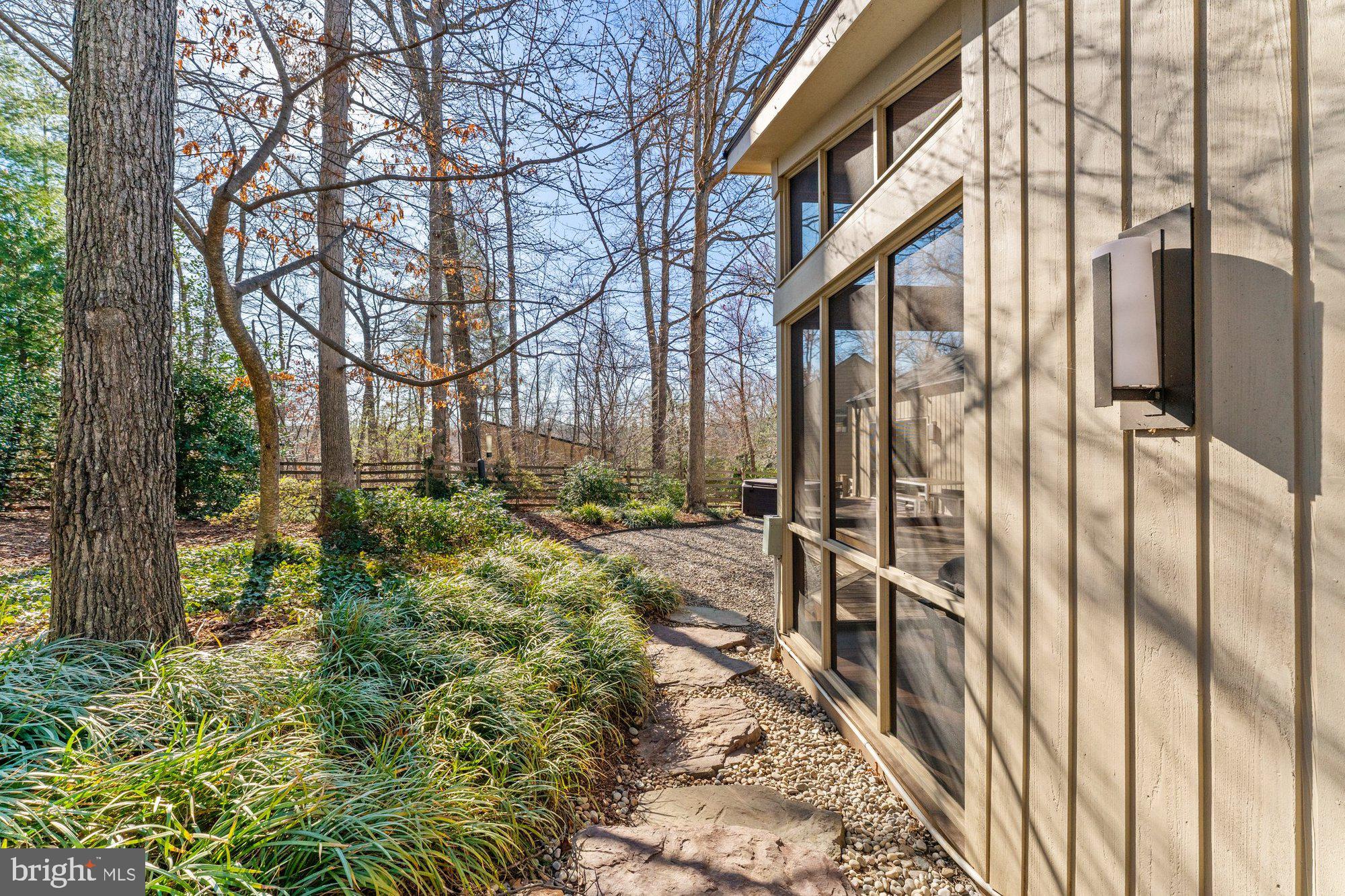 RESTON - Residential