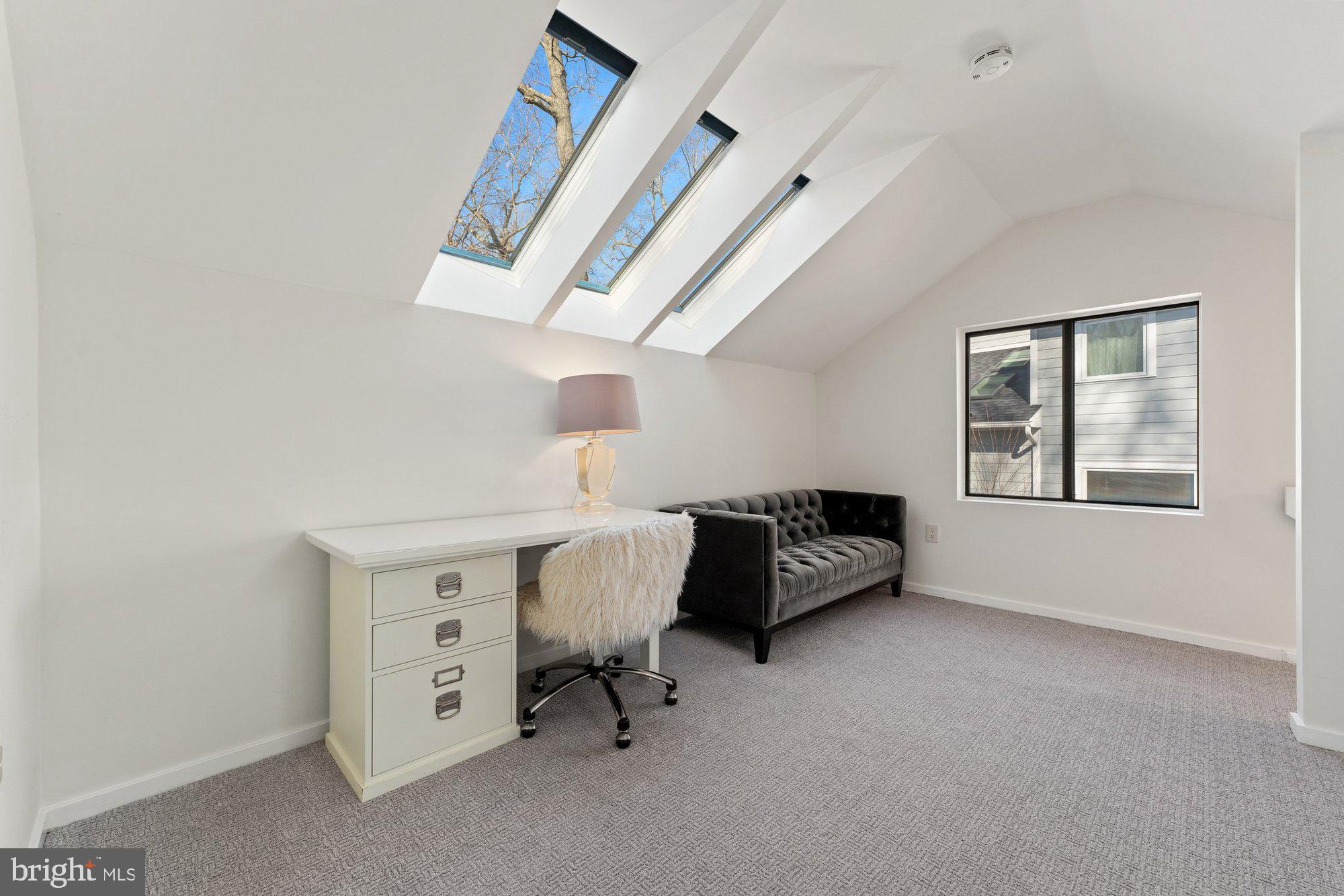 RESTON - Residential