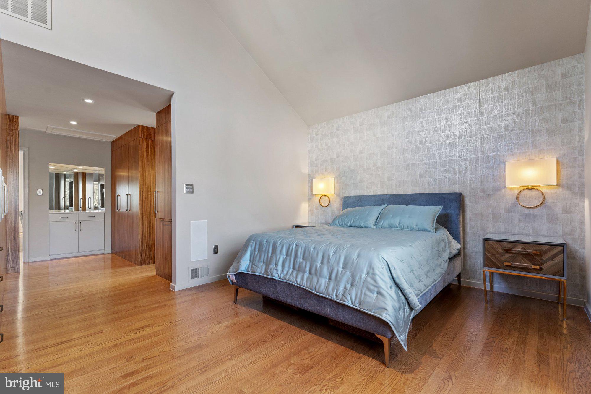 RESTON - Residential